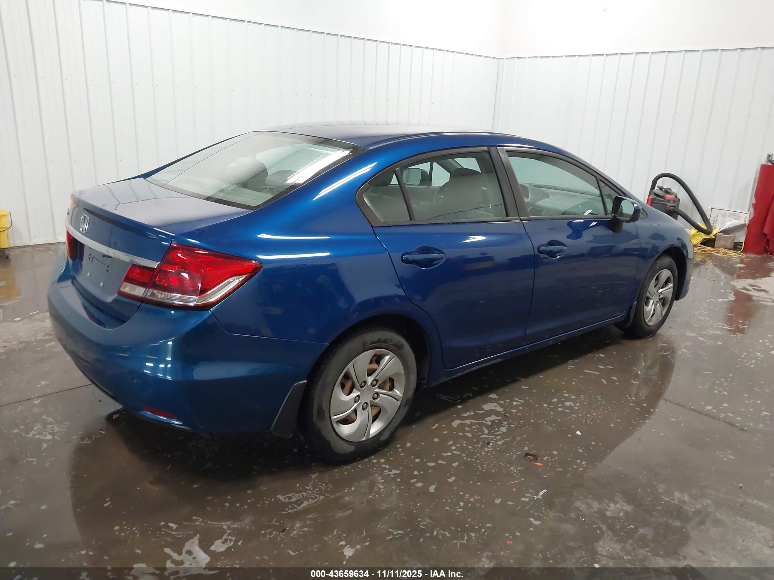 HONDA CIVIC image 4