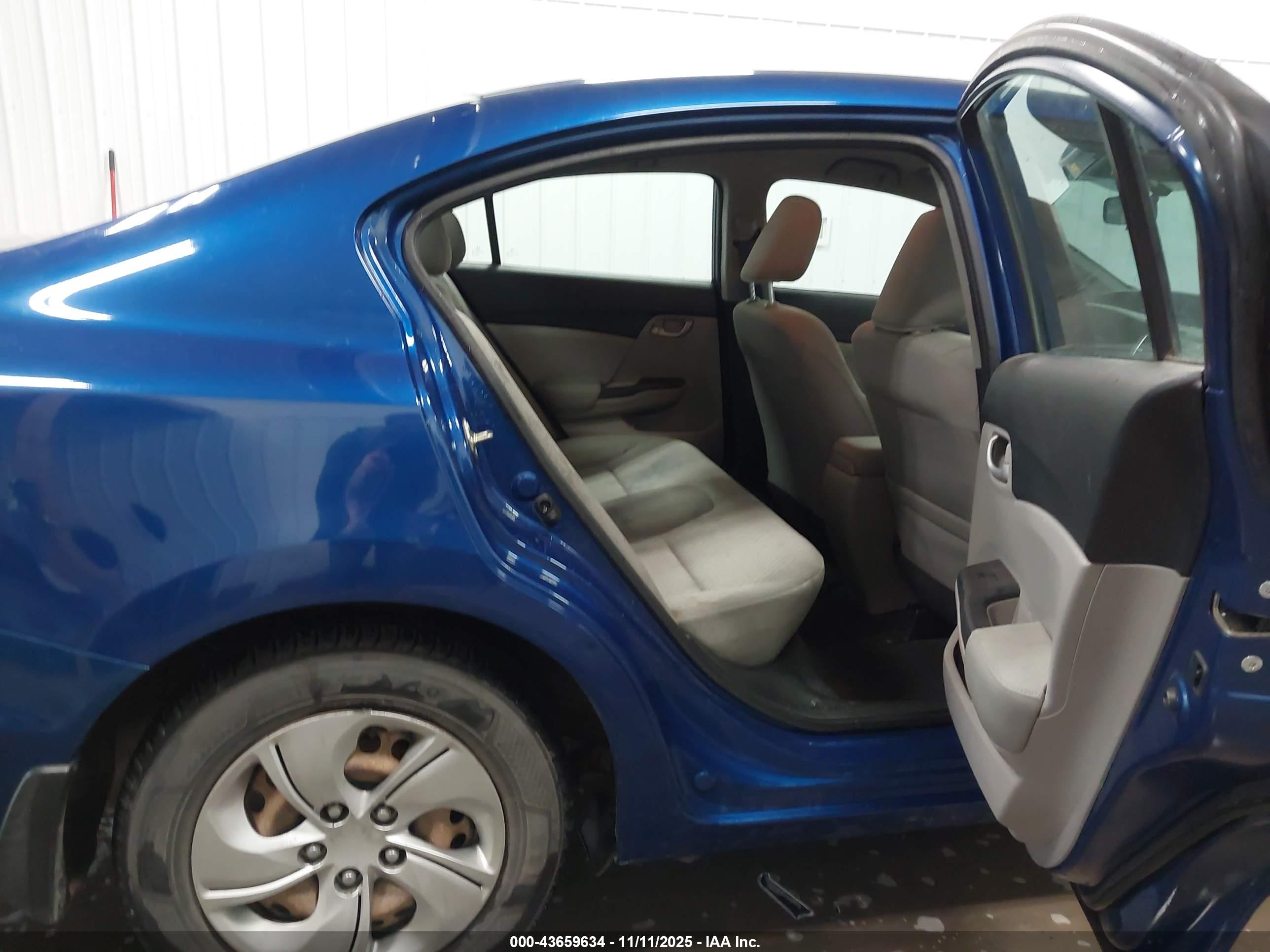 HONDA CIVIC image 8