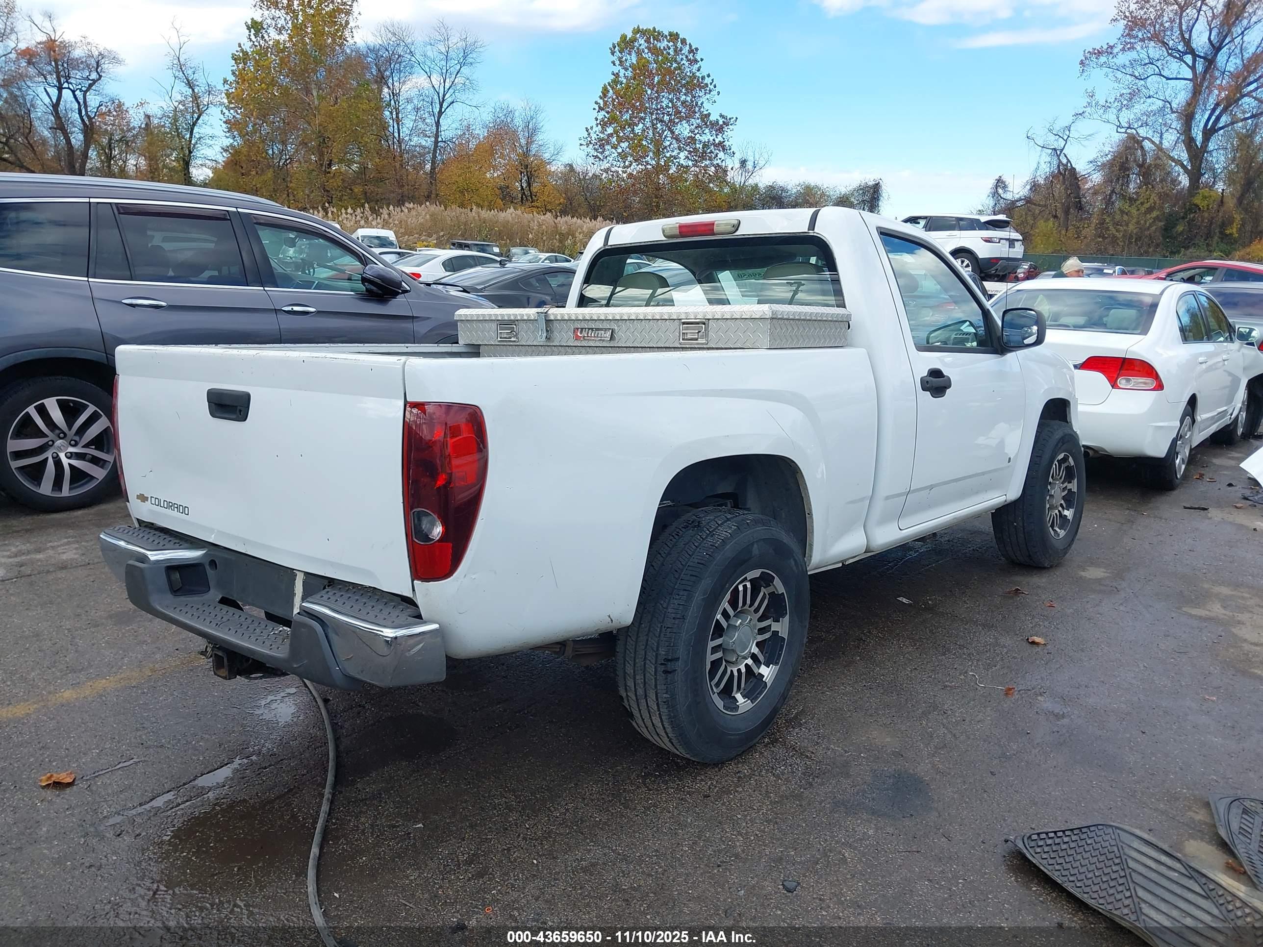 CHEVROLET COLORADO image 4