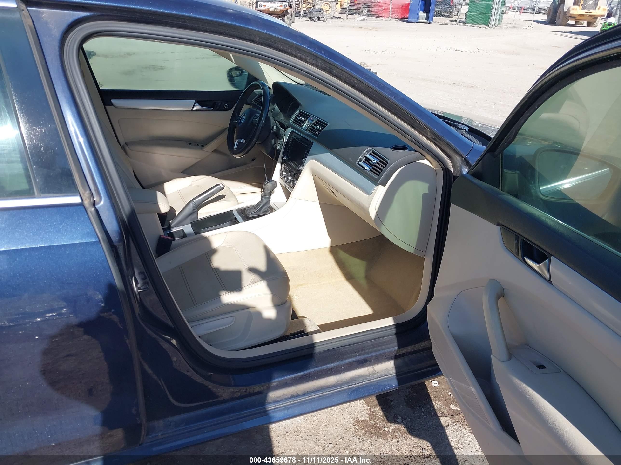 VOLKSWAGEN PASSAT image 5
