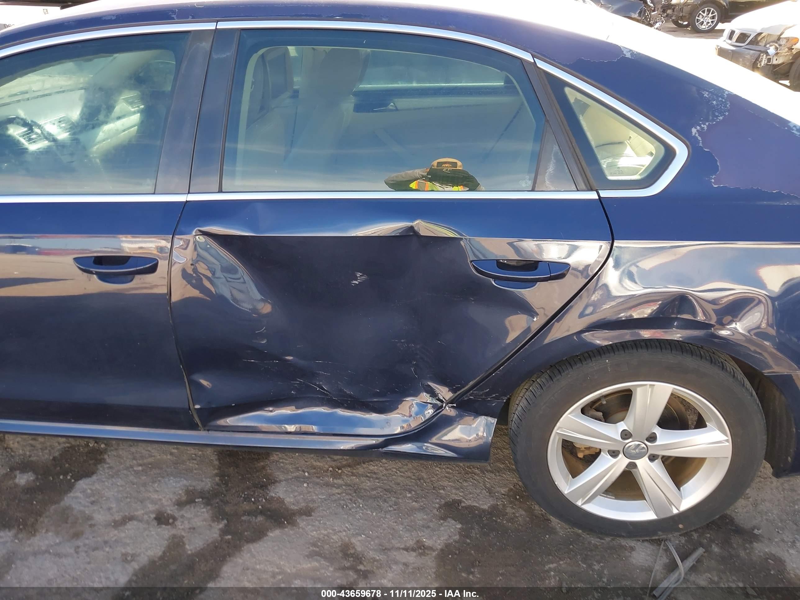VOLKSWAGEN PASSAT image 6