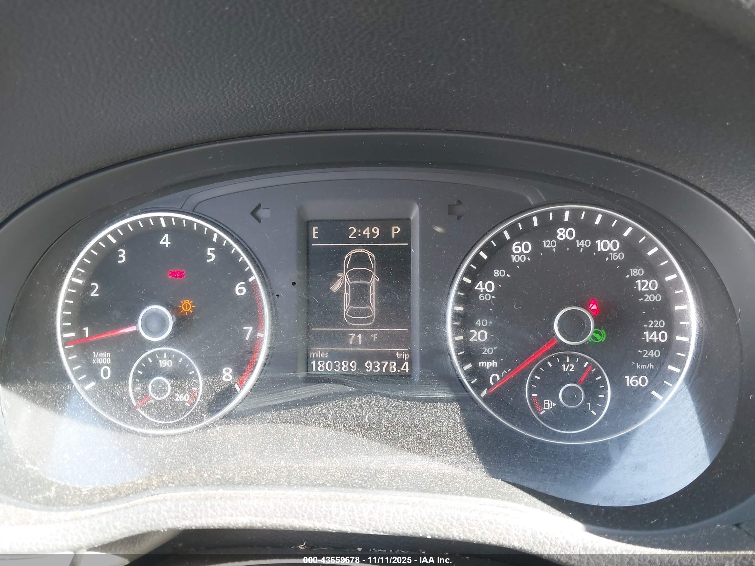 VOLKSWAGEN PASSAT image 7