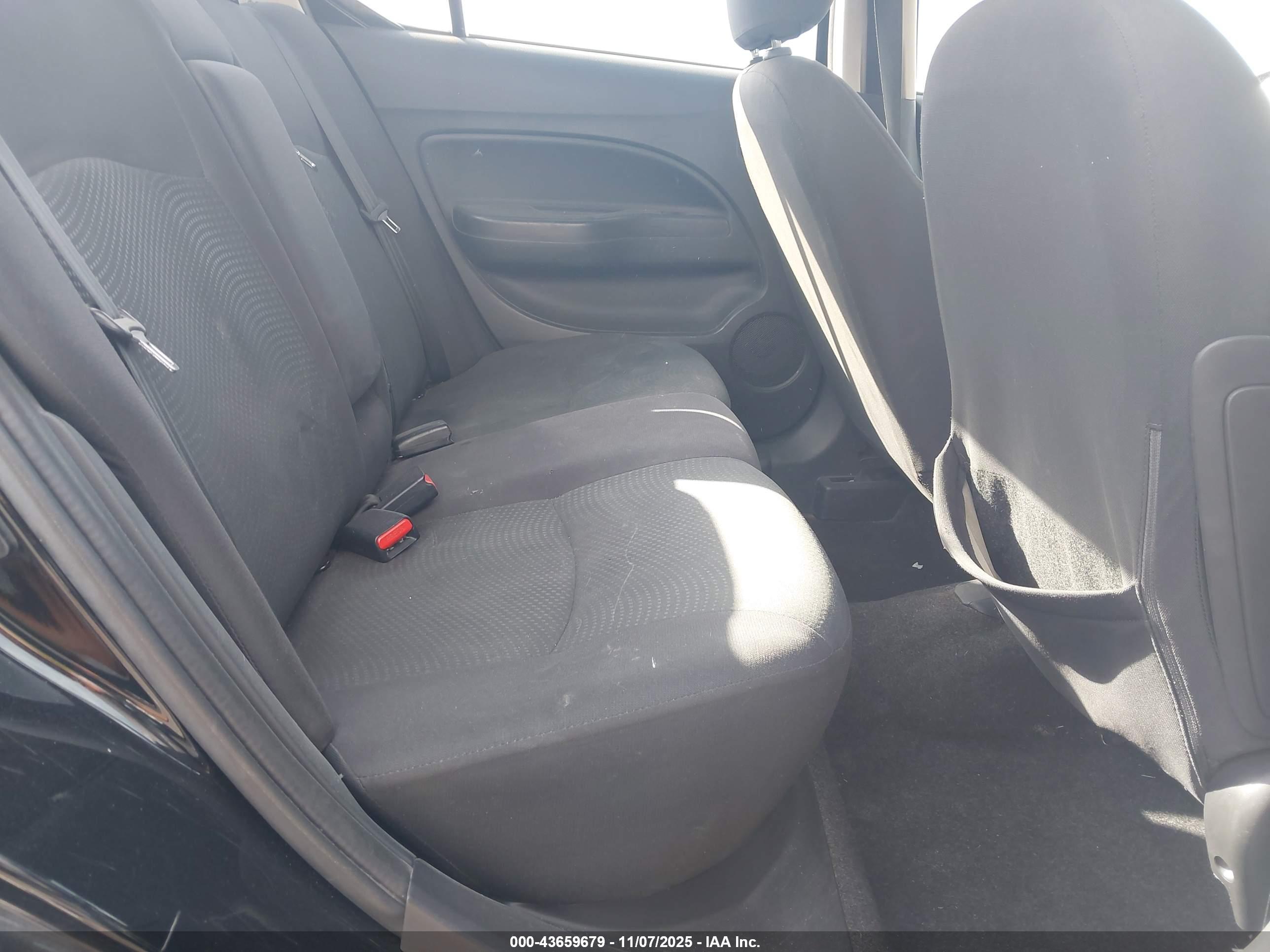 MITSUBISHI MIRAGE image 8