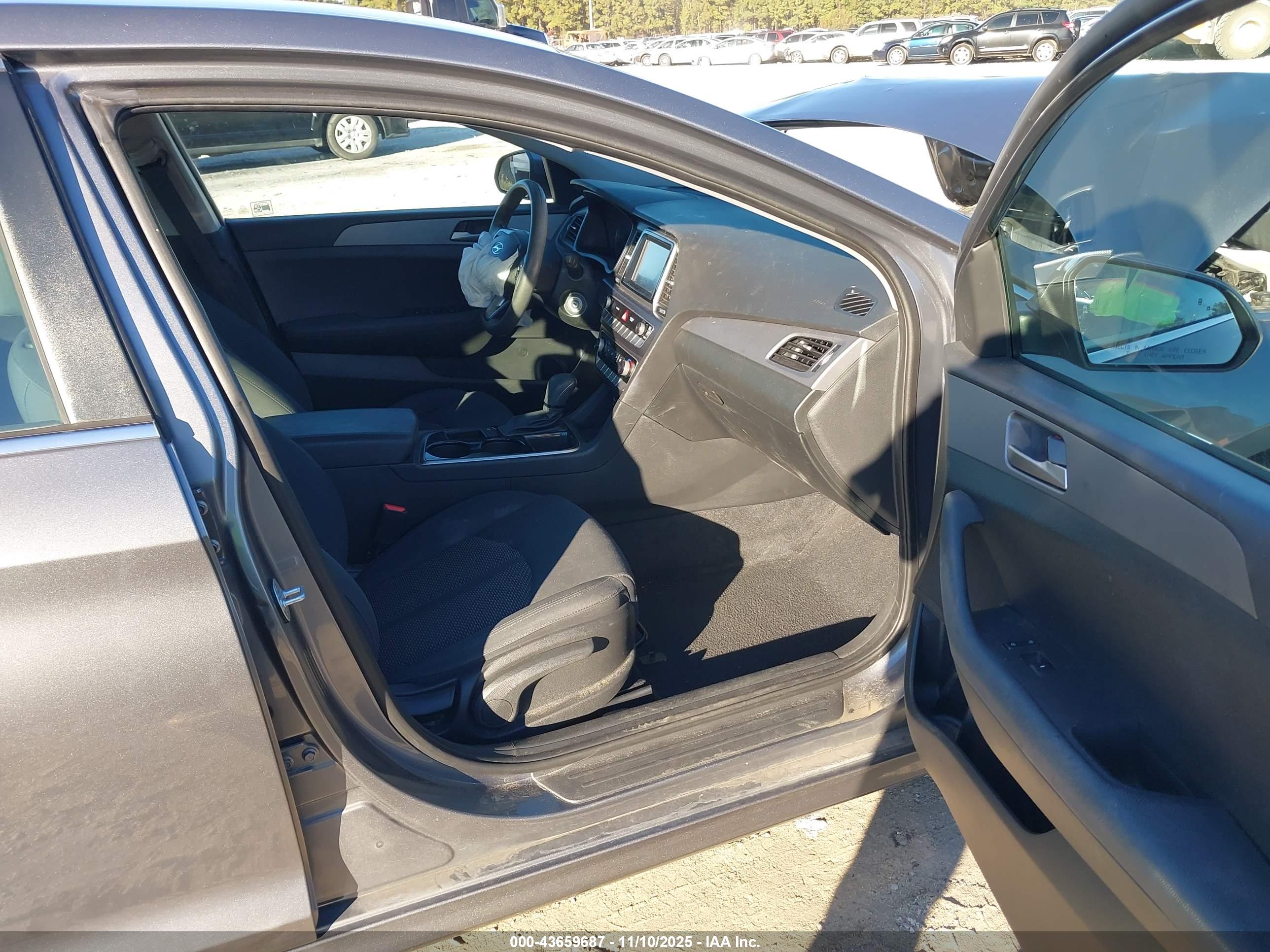 HYUNDAI SONATA image 5