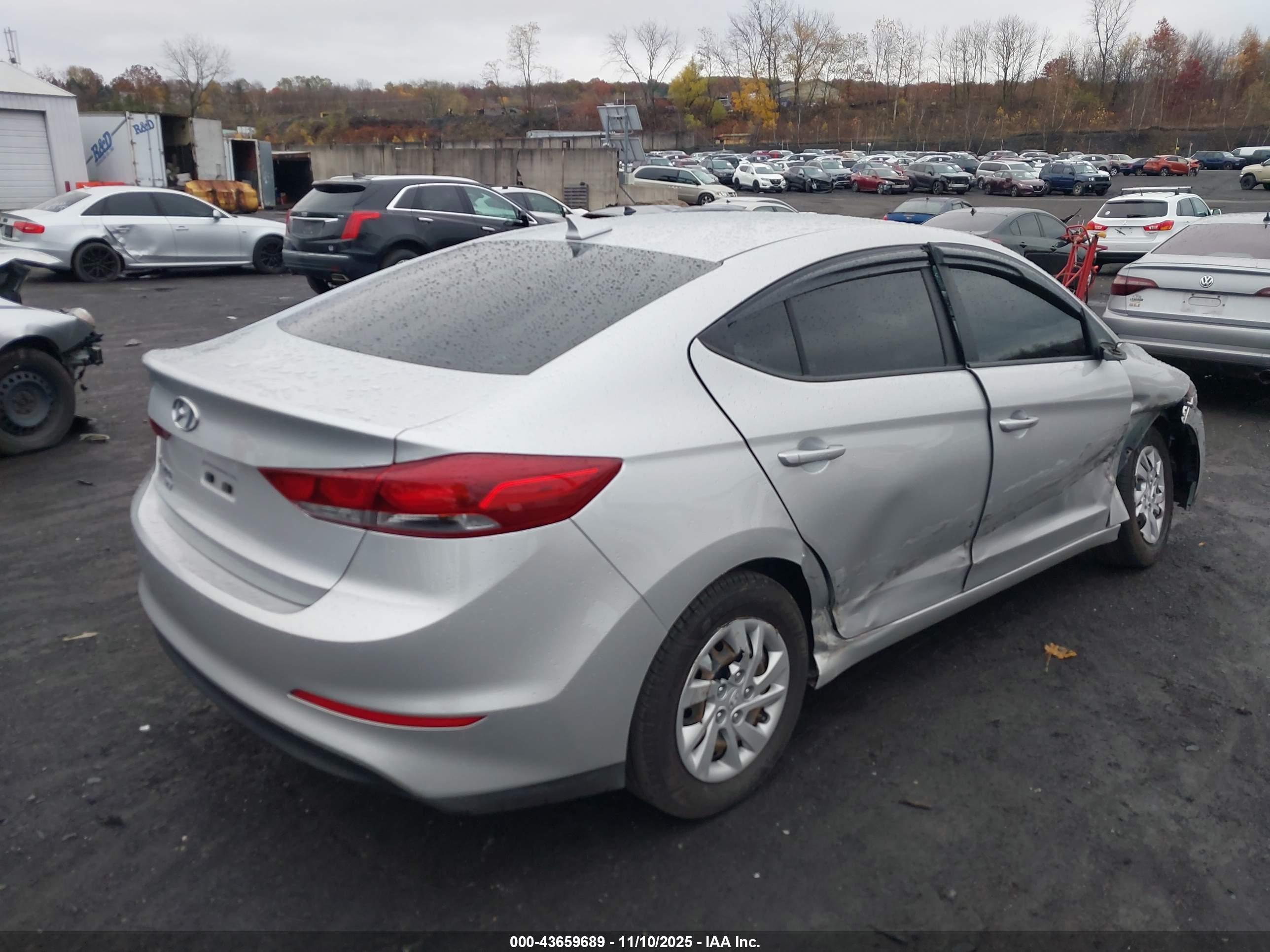HYUNDAI ELANTRA image 4