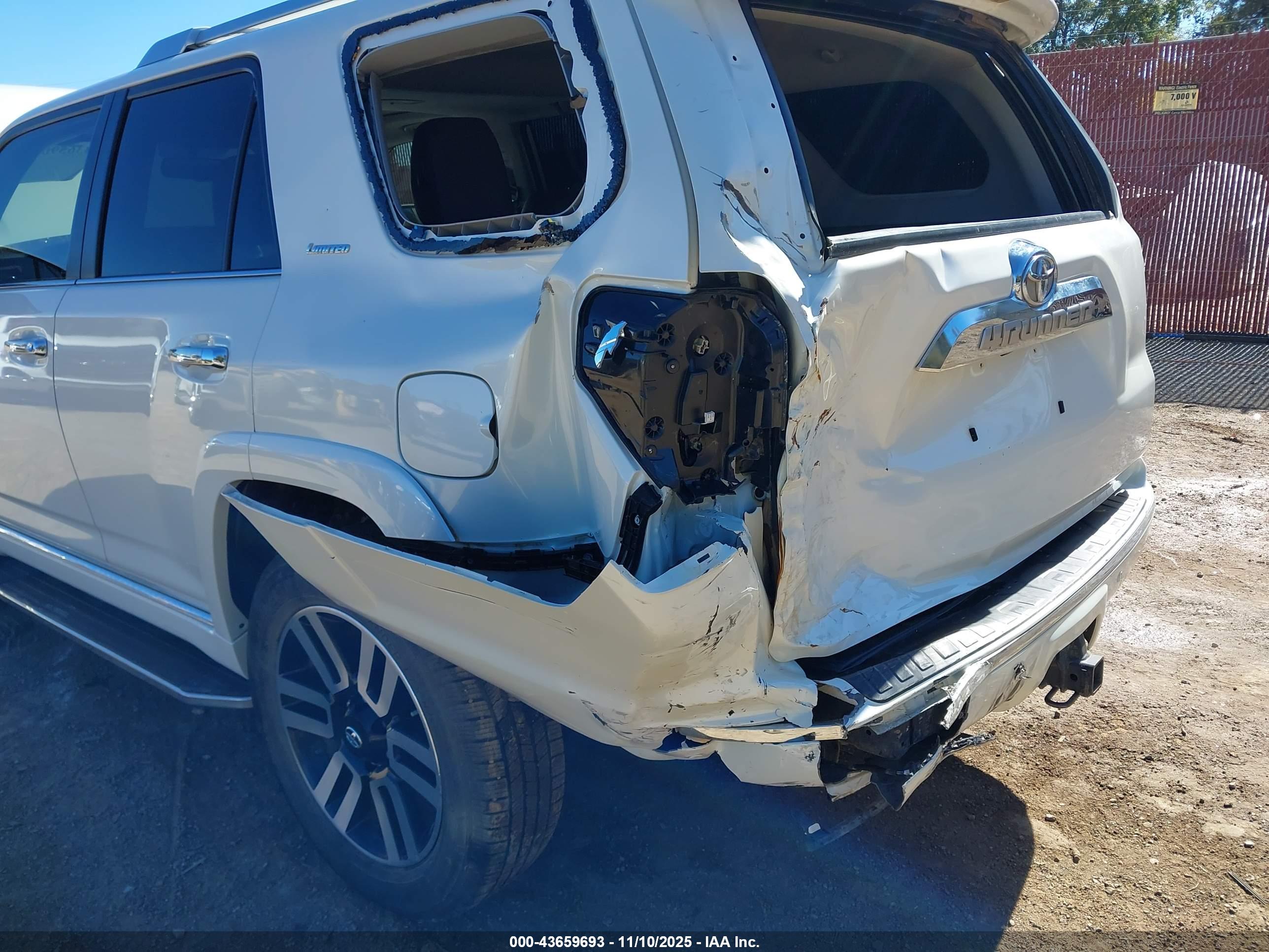 TOYOTA 4RUNNER image 6