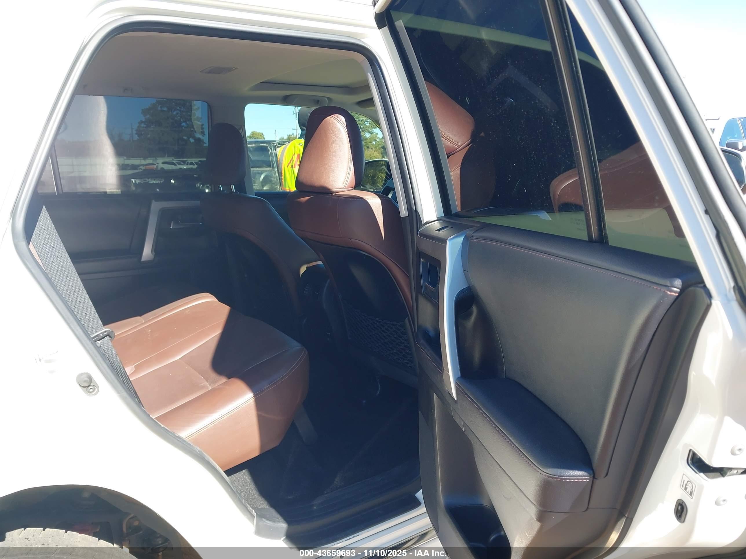 TOYOTA 4RUNNER image 8