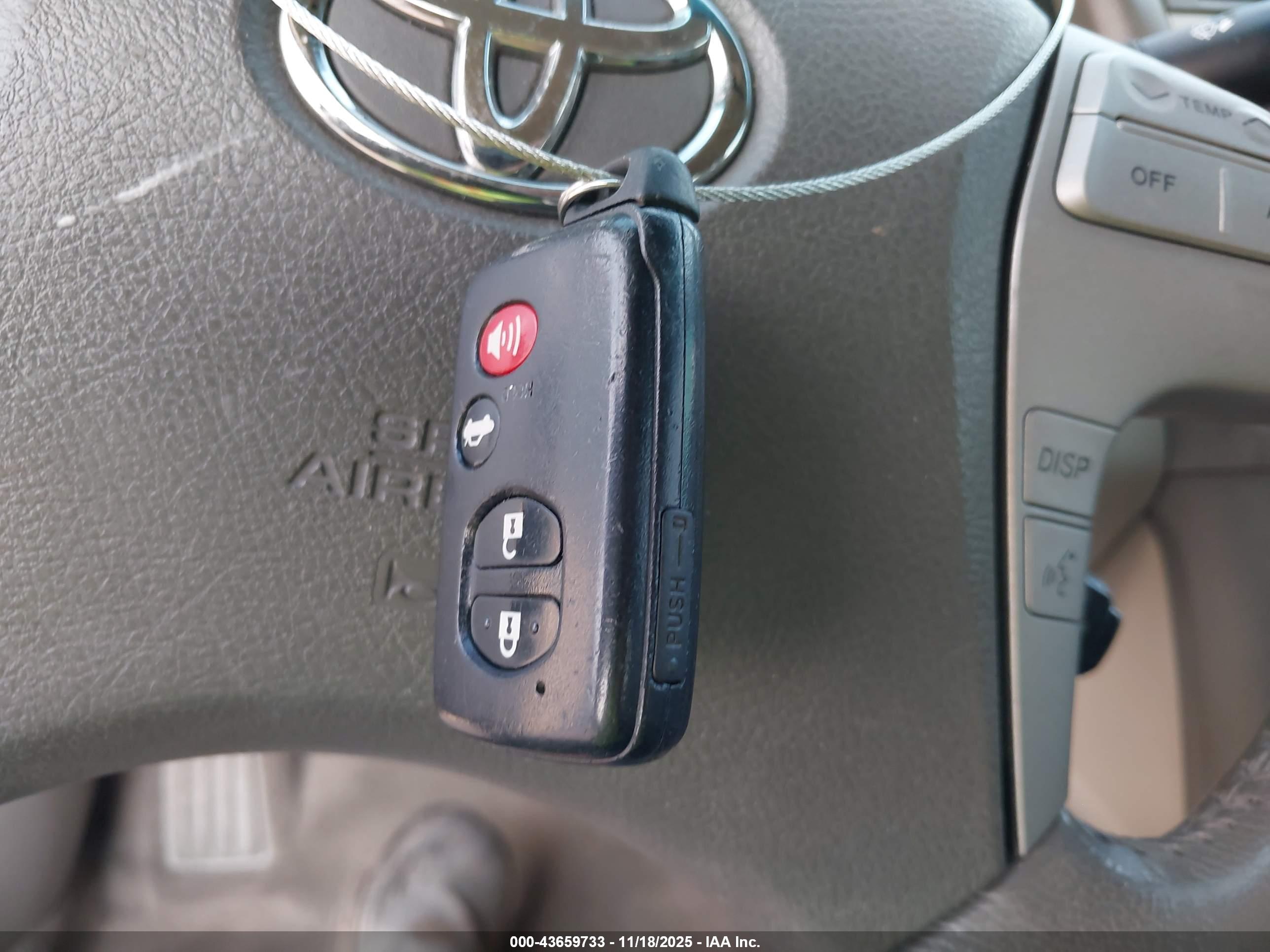 TOYOTA CAMRY image 11
