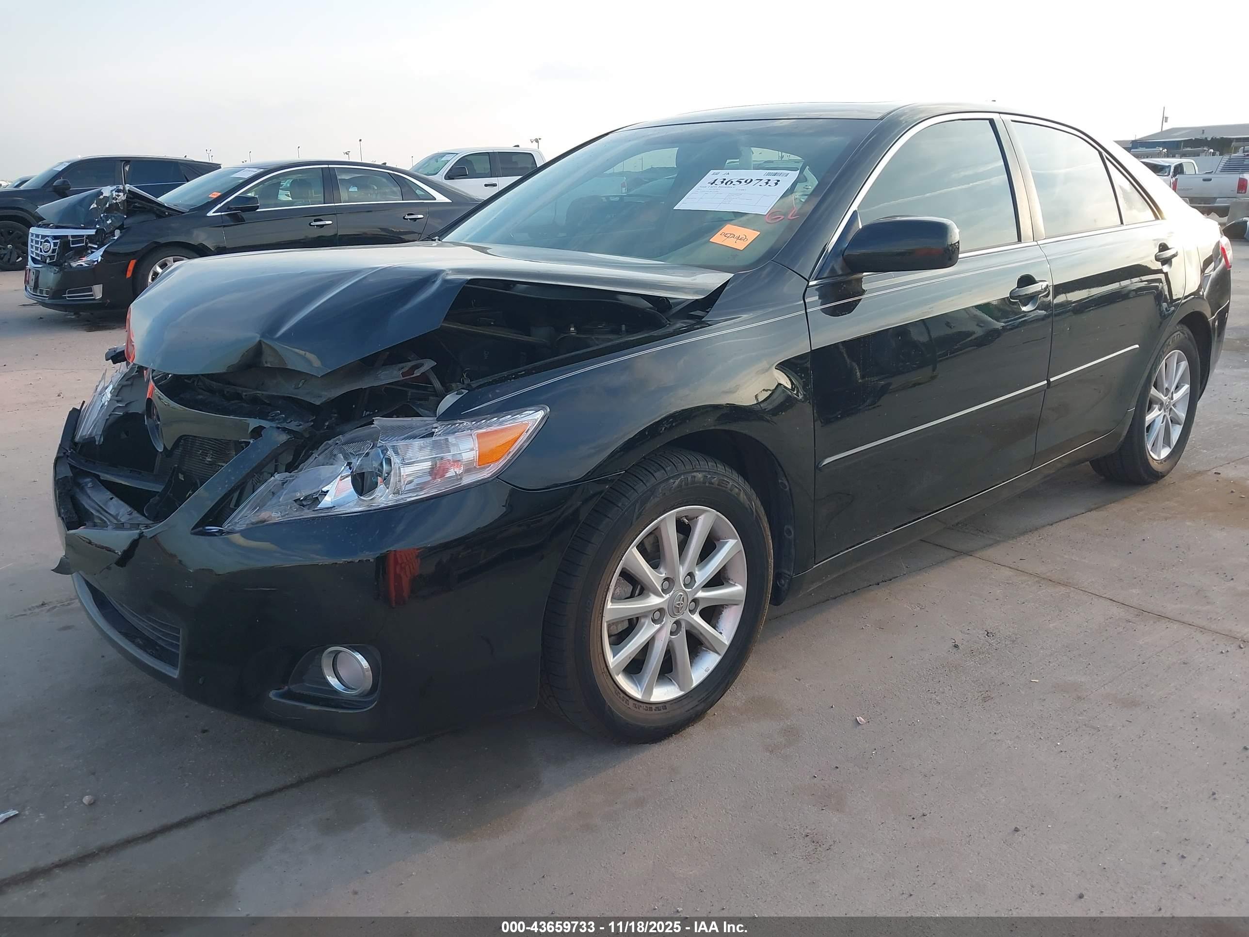 TOYOTA CAMRY image 2