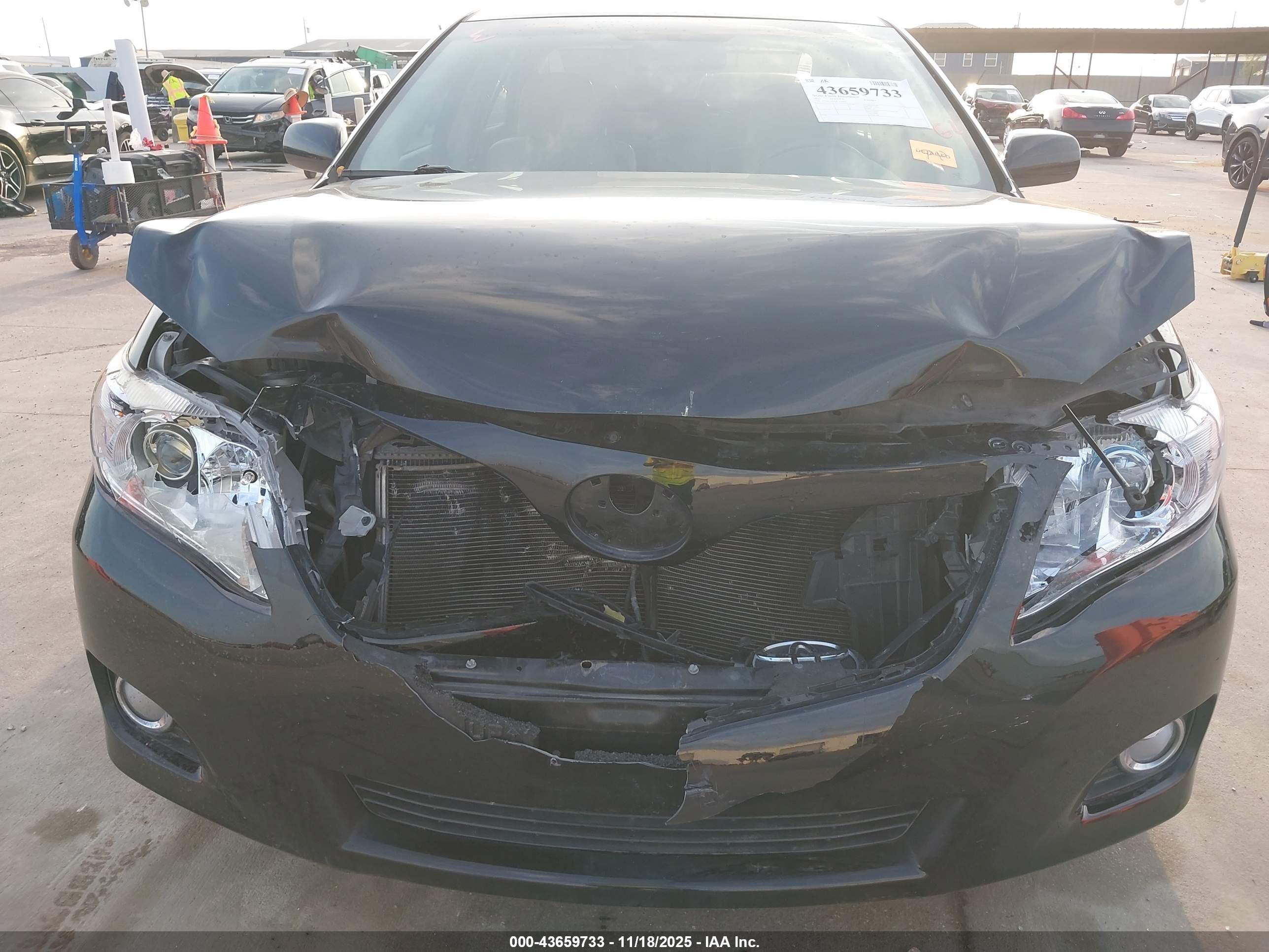 TOYOTA CAMRY image 6