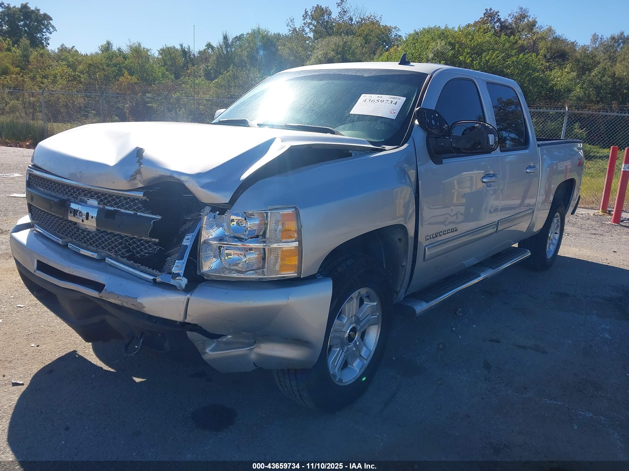 CHEVROLET SILVERADO image 2