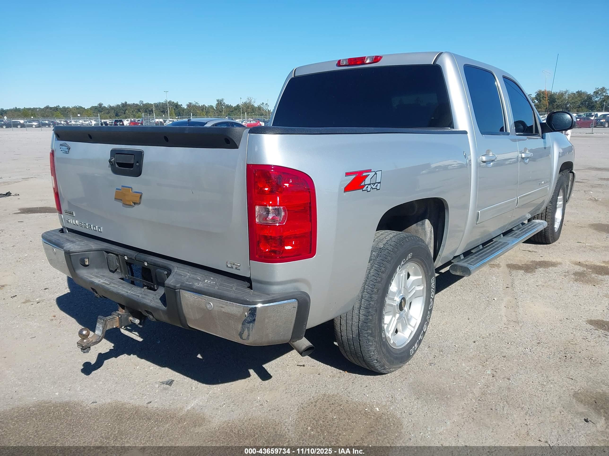 CHEVROLET SILVERADO image 4
