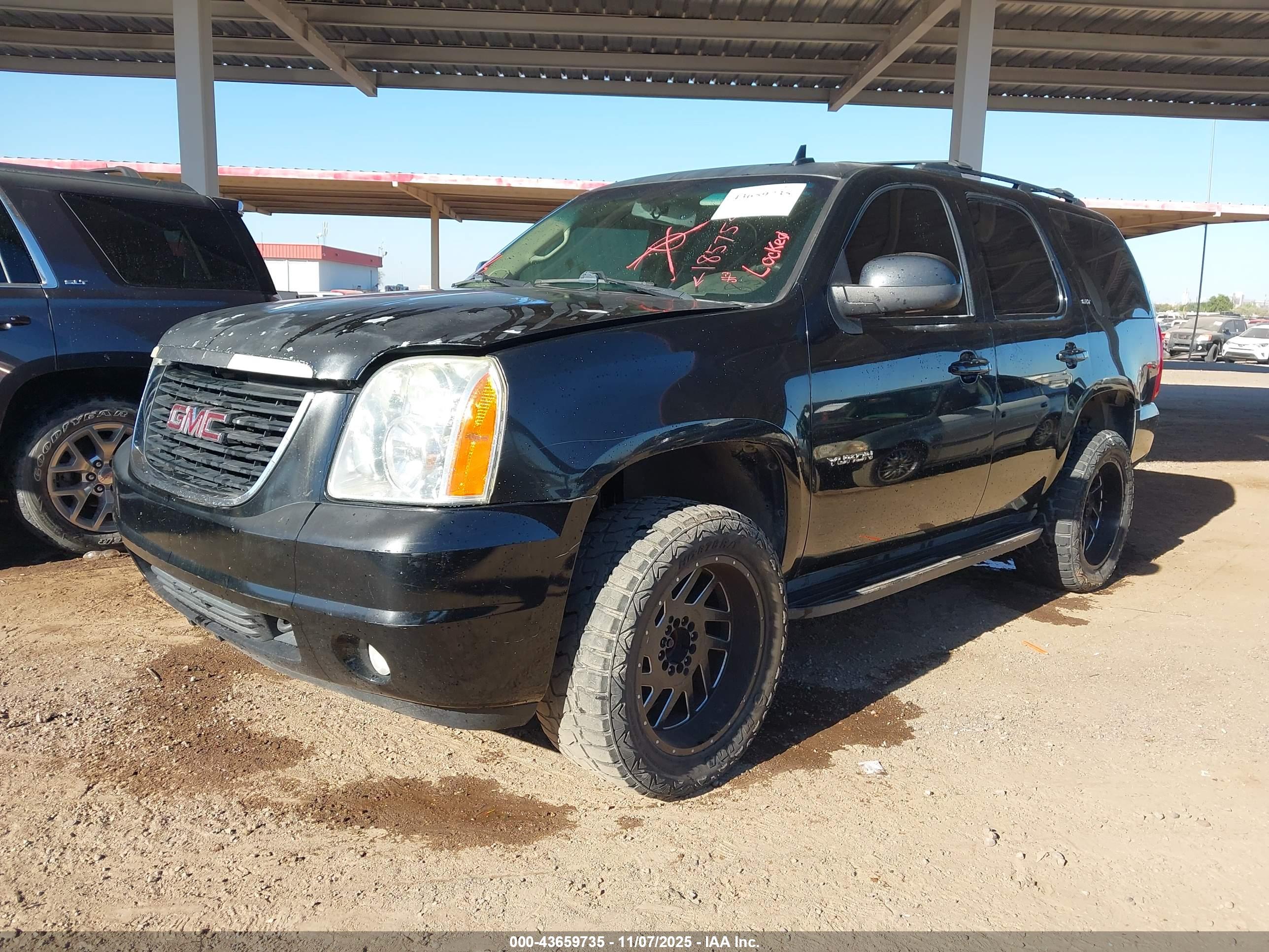 GMC YUKON image 2