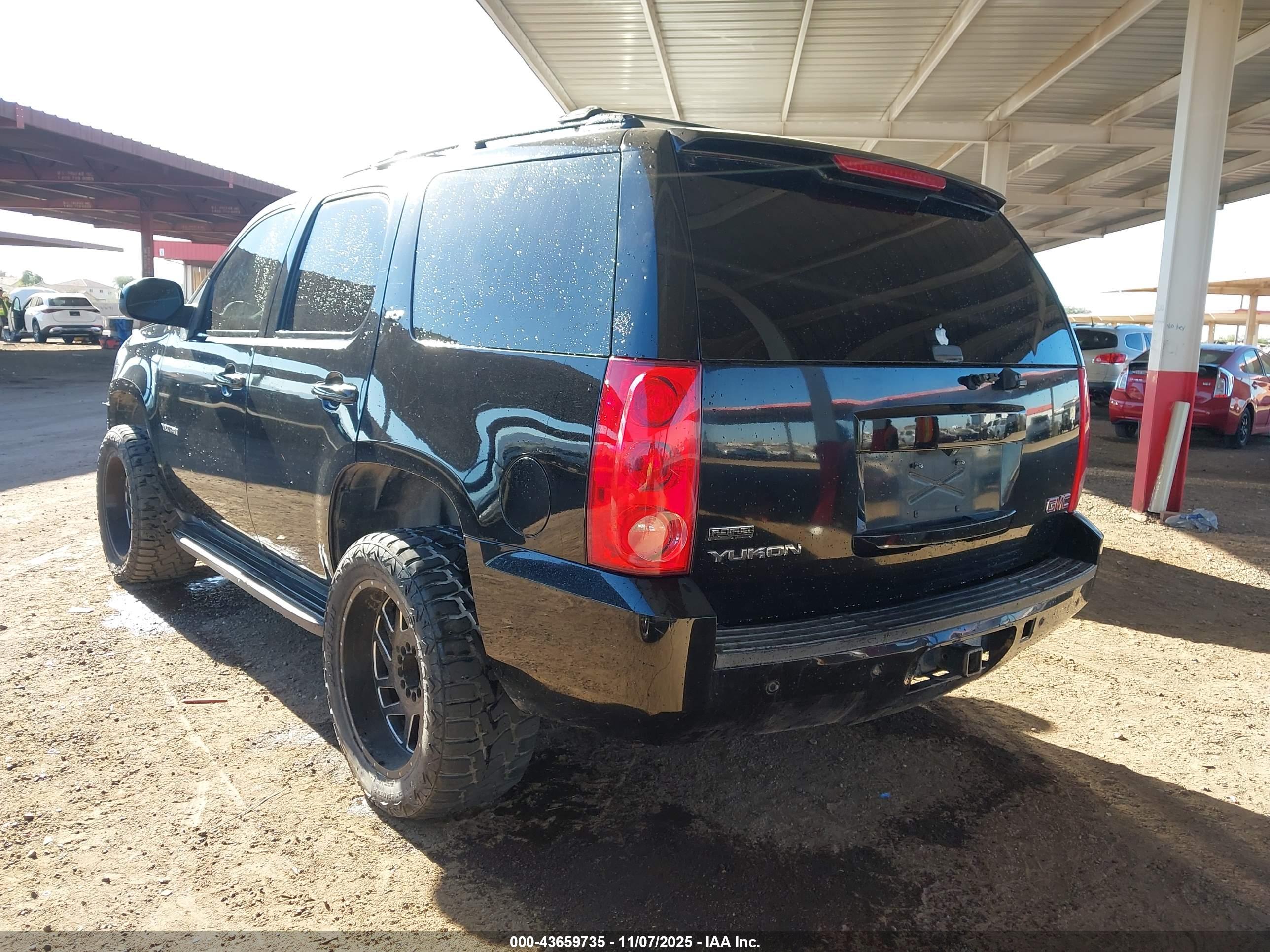 GMC YUKON image 3