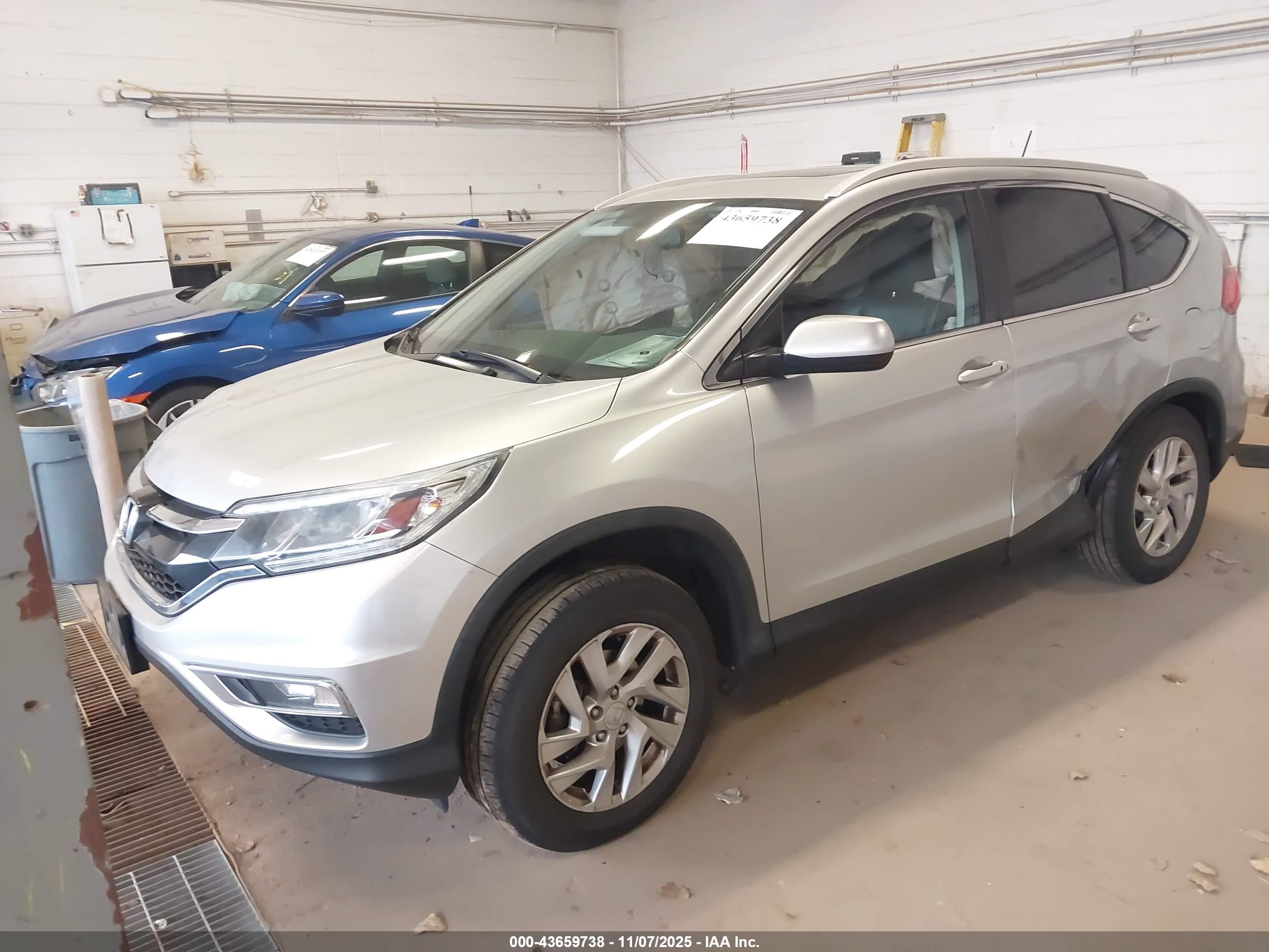HONDA CR-V image 2