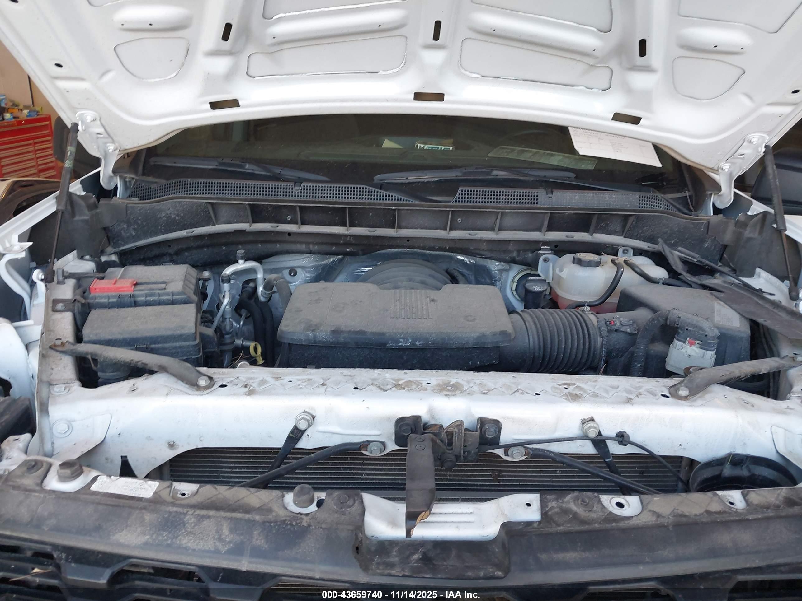 CHEVROLET SILVERADO image 10
