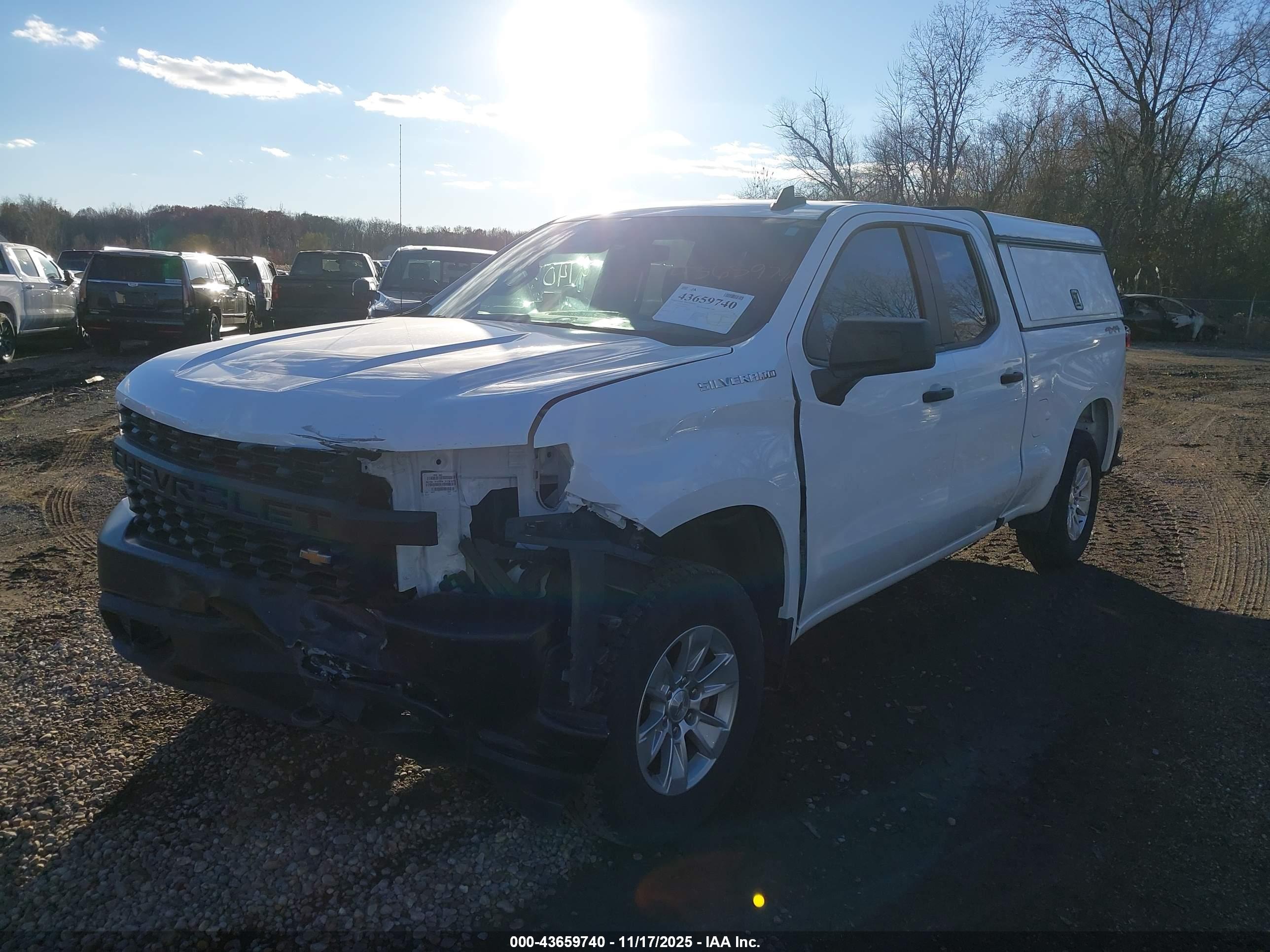 CHEVROLET SILVERADO image 2