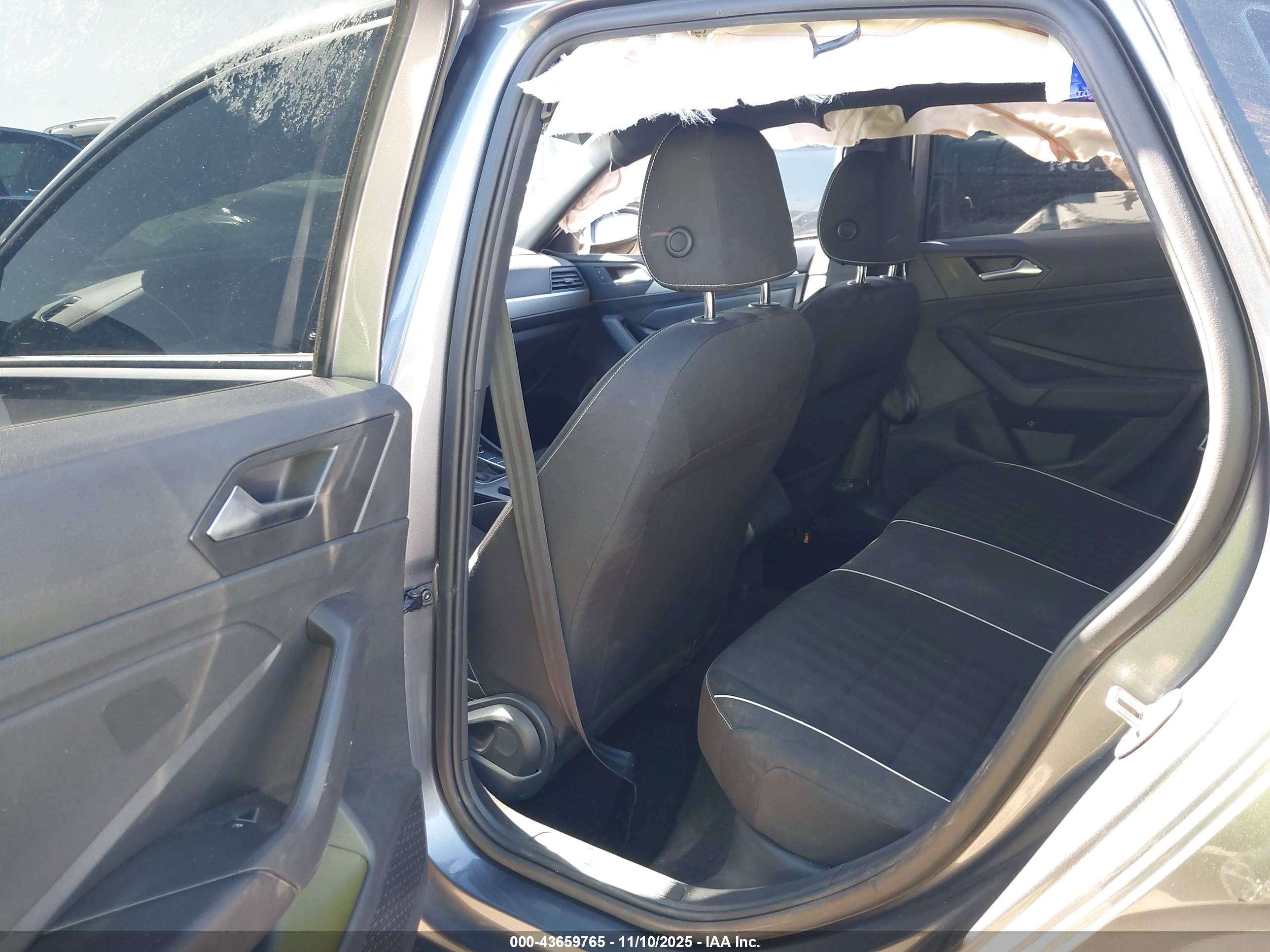 VOLKSWAGEN JETTA image 8