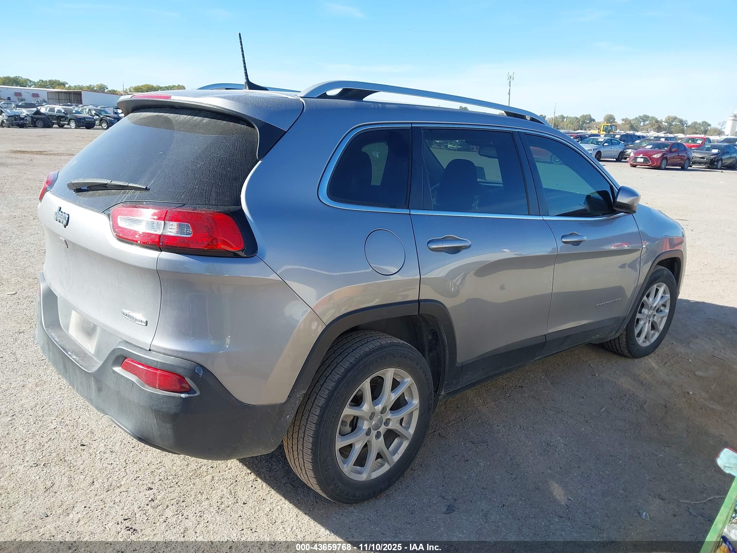 JEEP CHEROKEE image 4