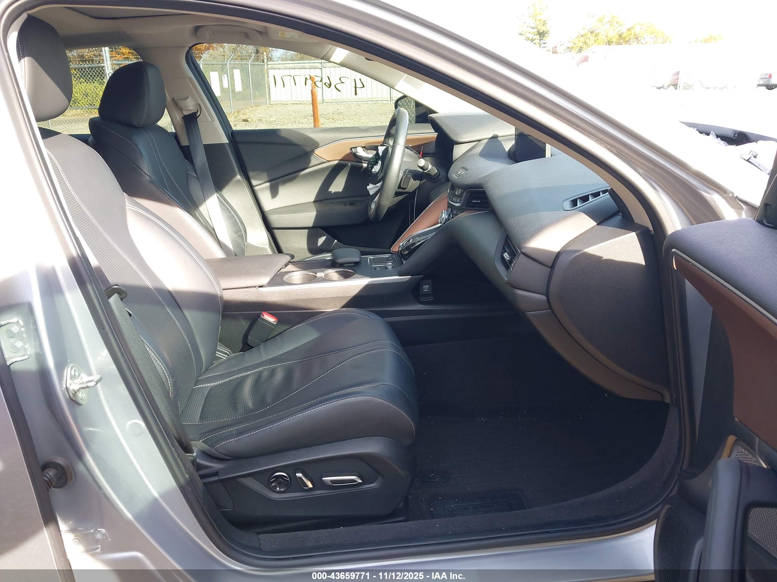 ACURA TLX image 5