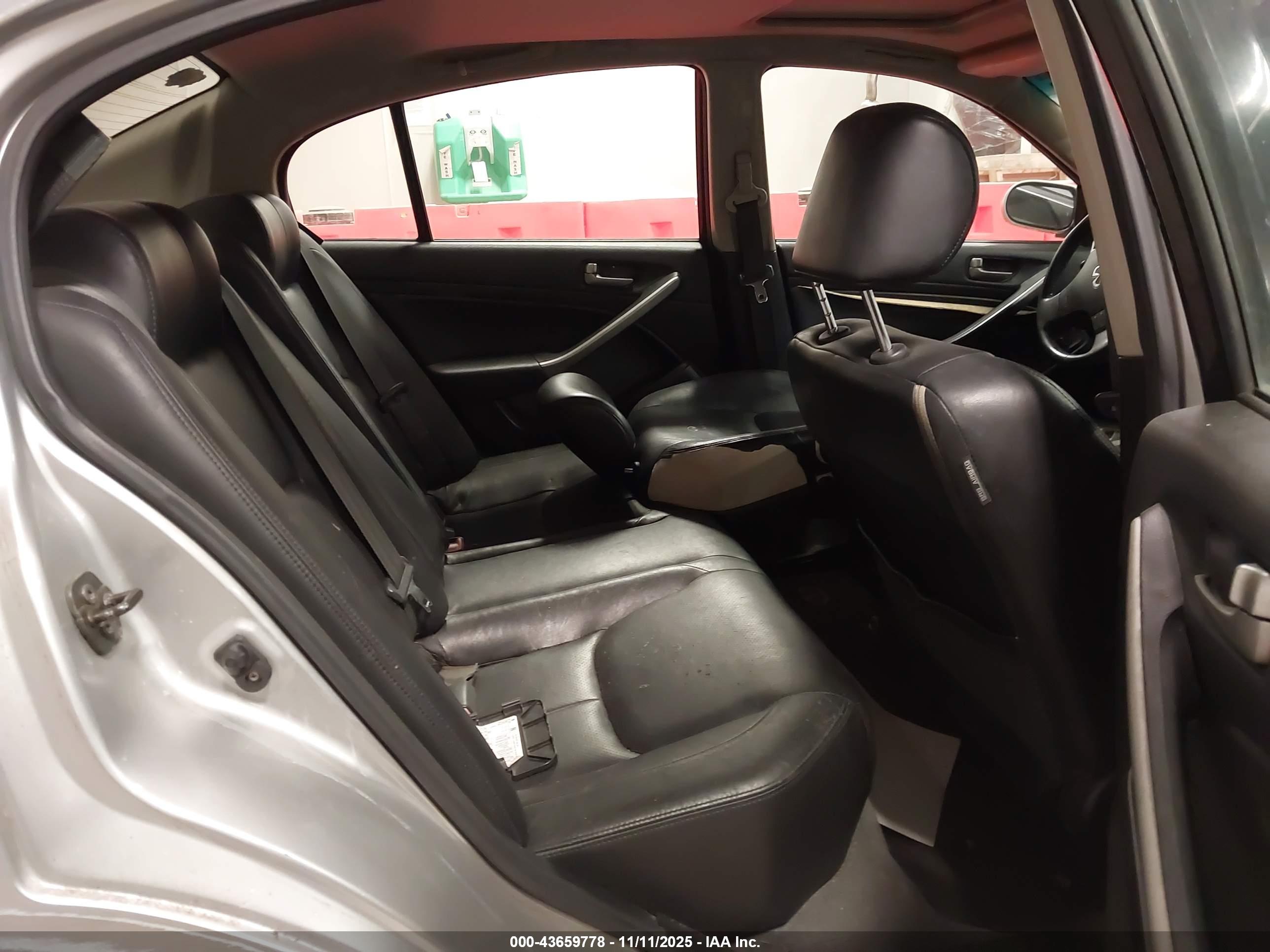 INFINITI G35 image 8