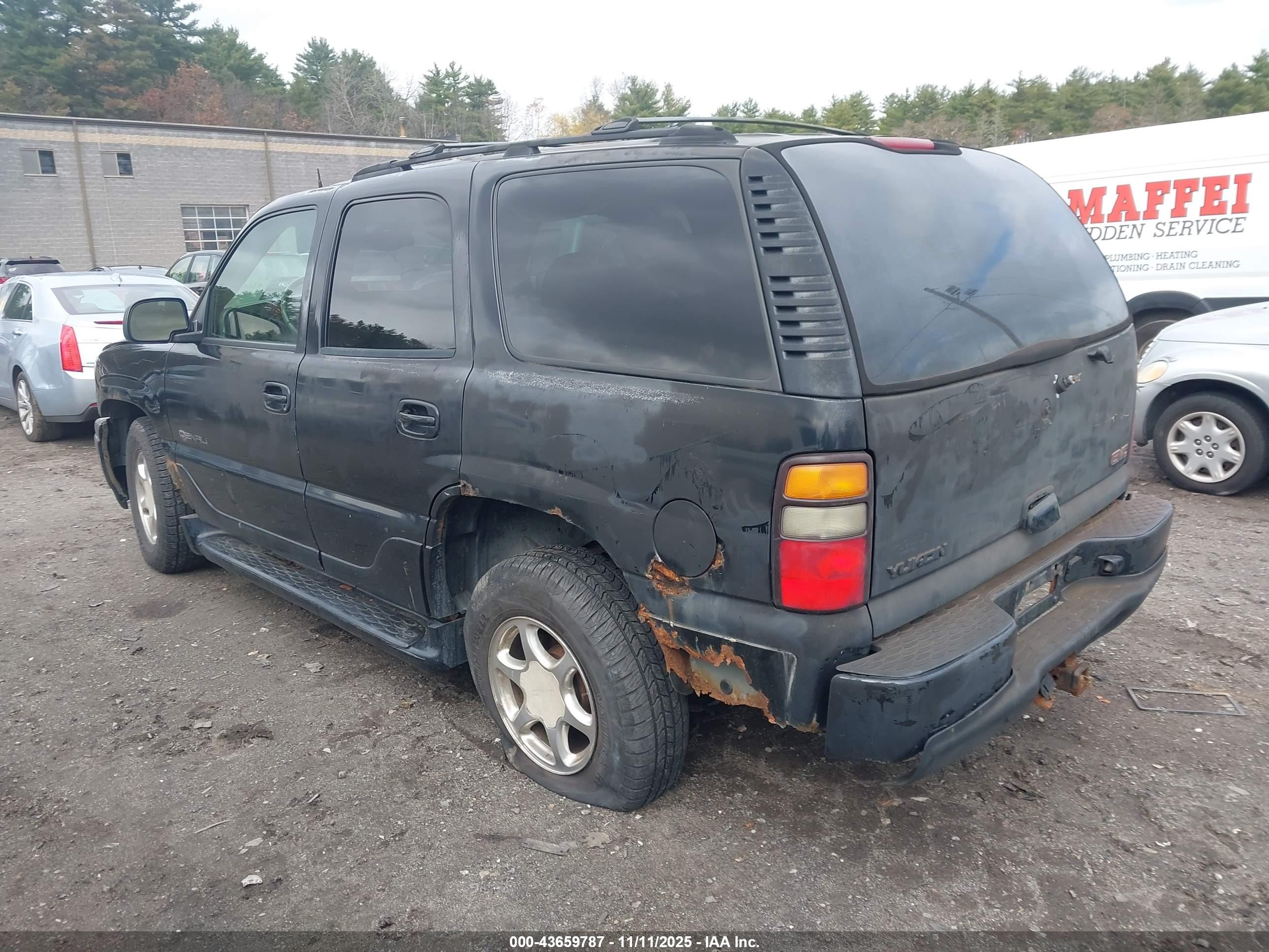 GMC YUKON image 3