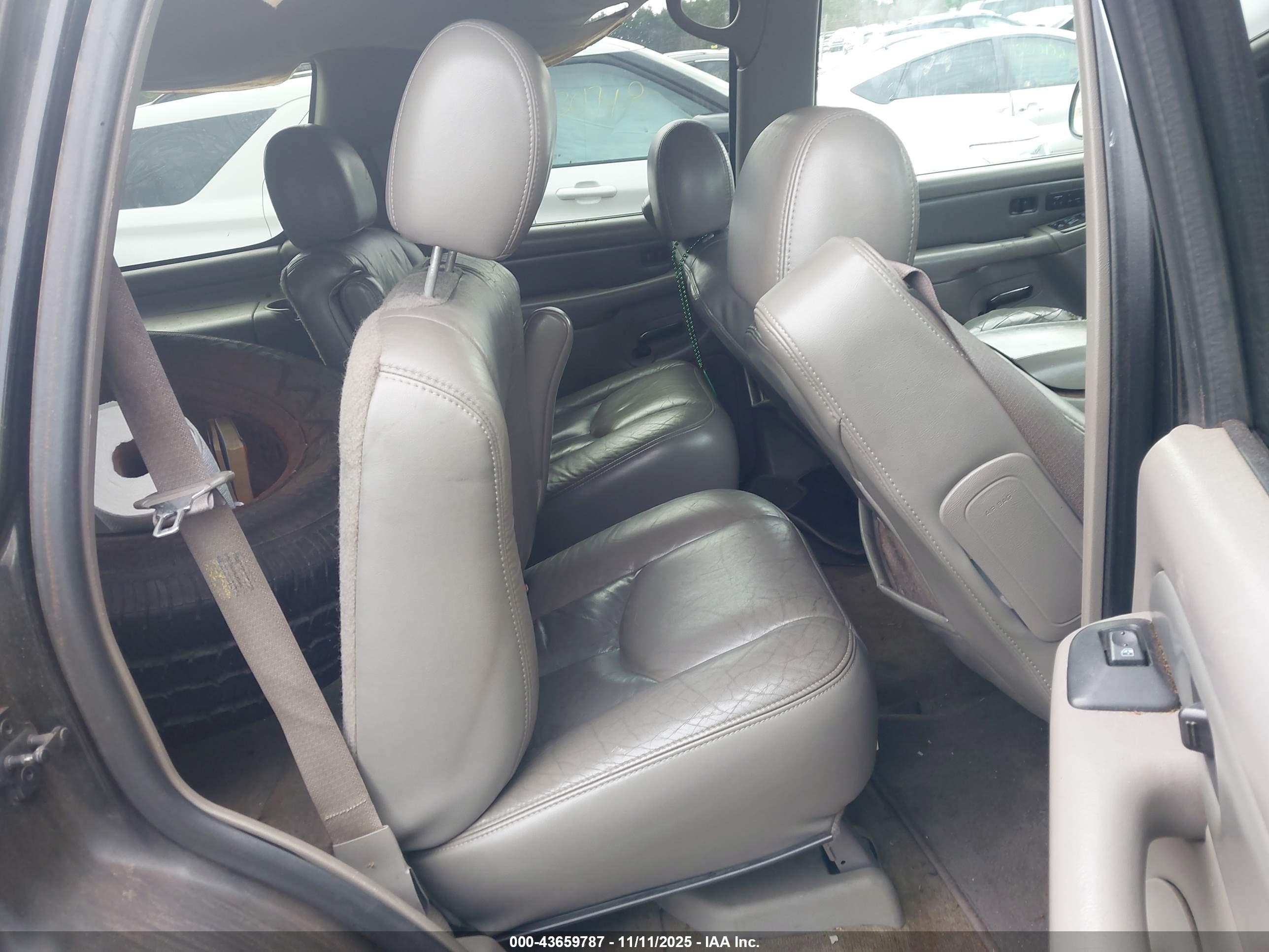 GMC YUKON image 8