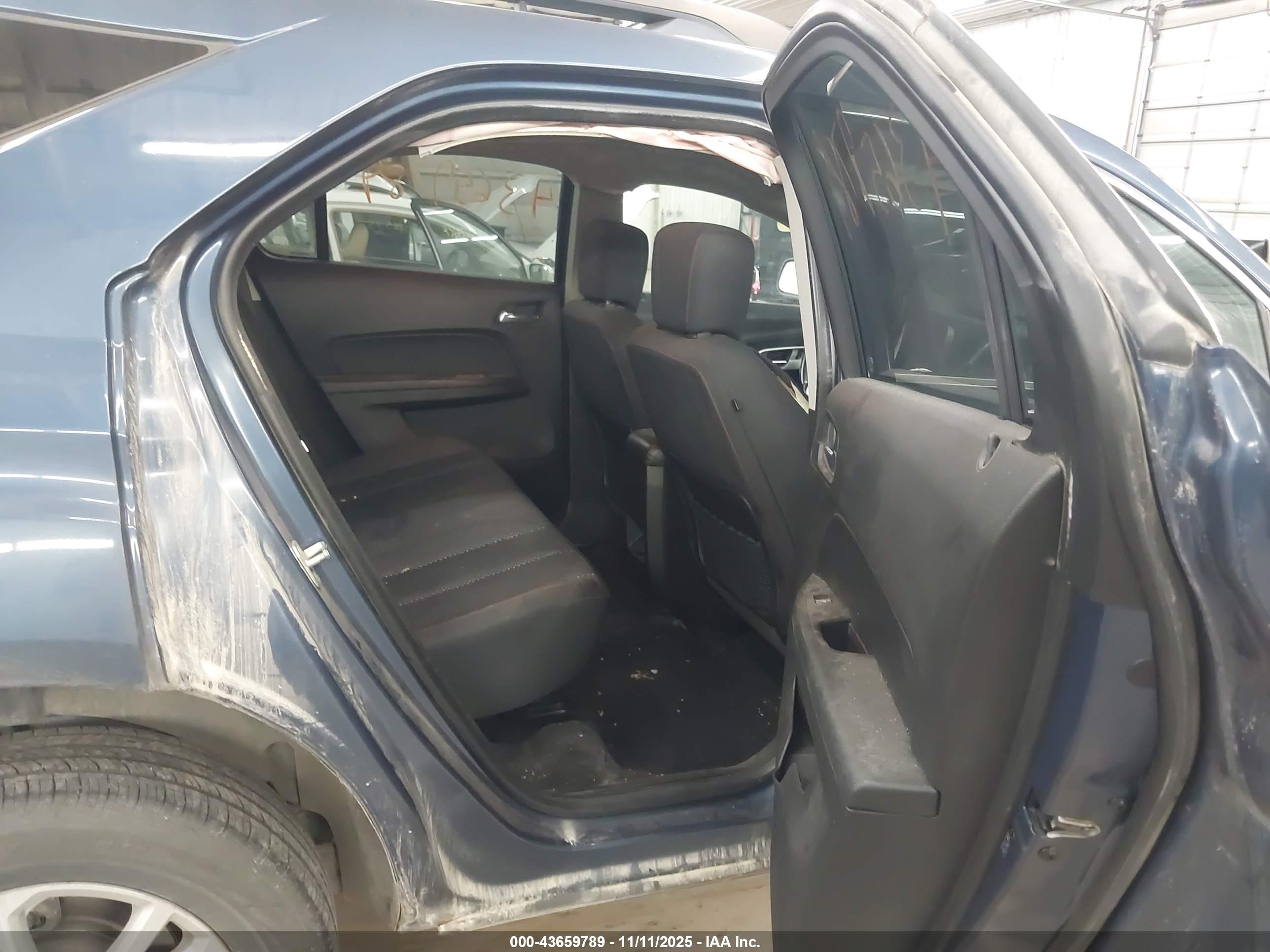 CHEVROLET EQUINOX image 8