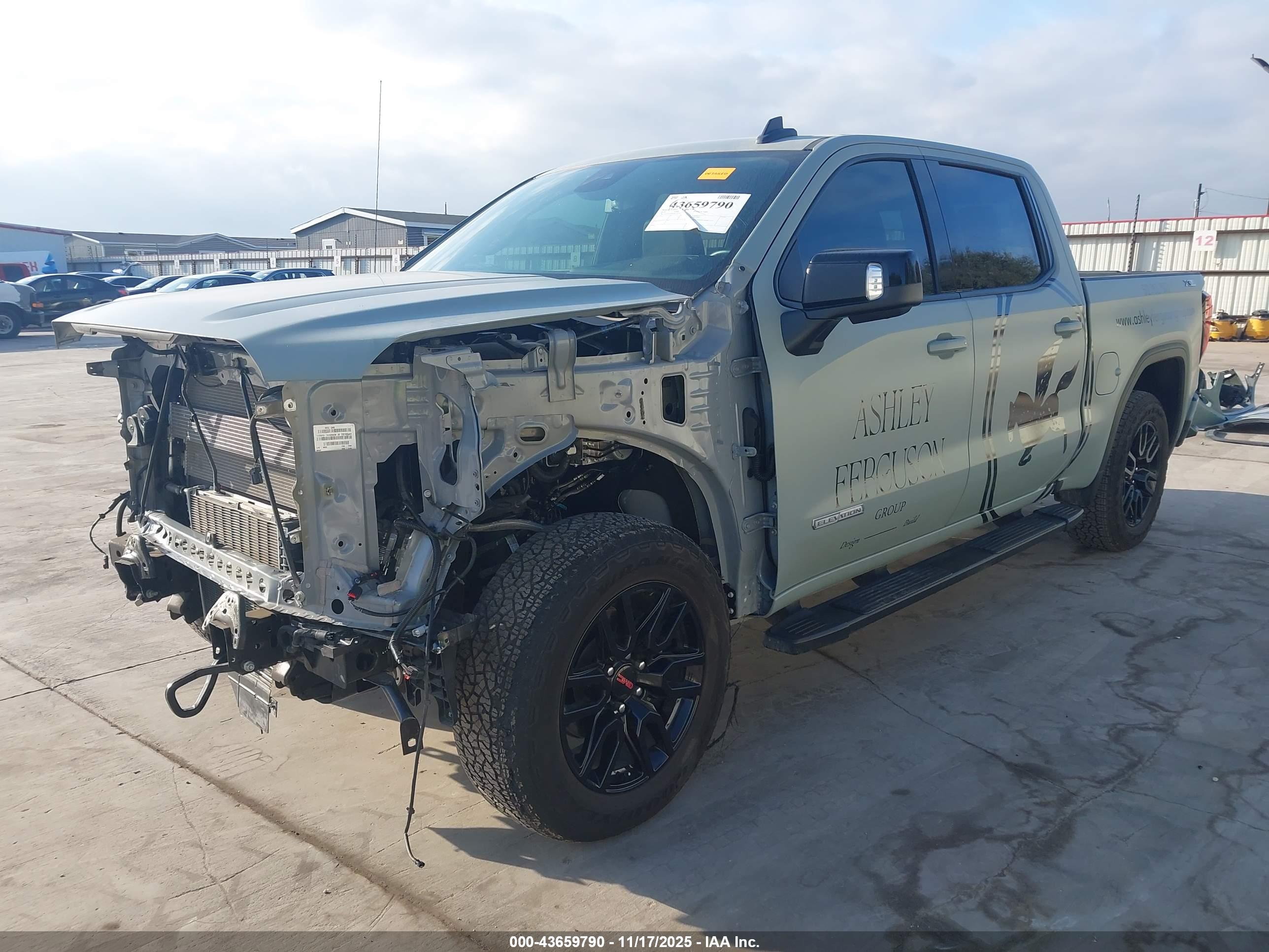 GMC SIERRA image 2
