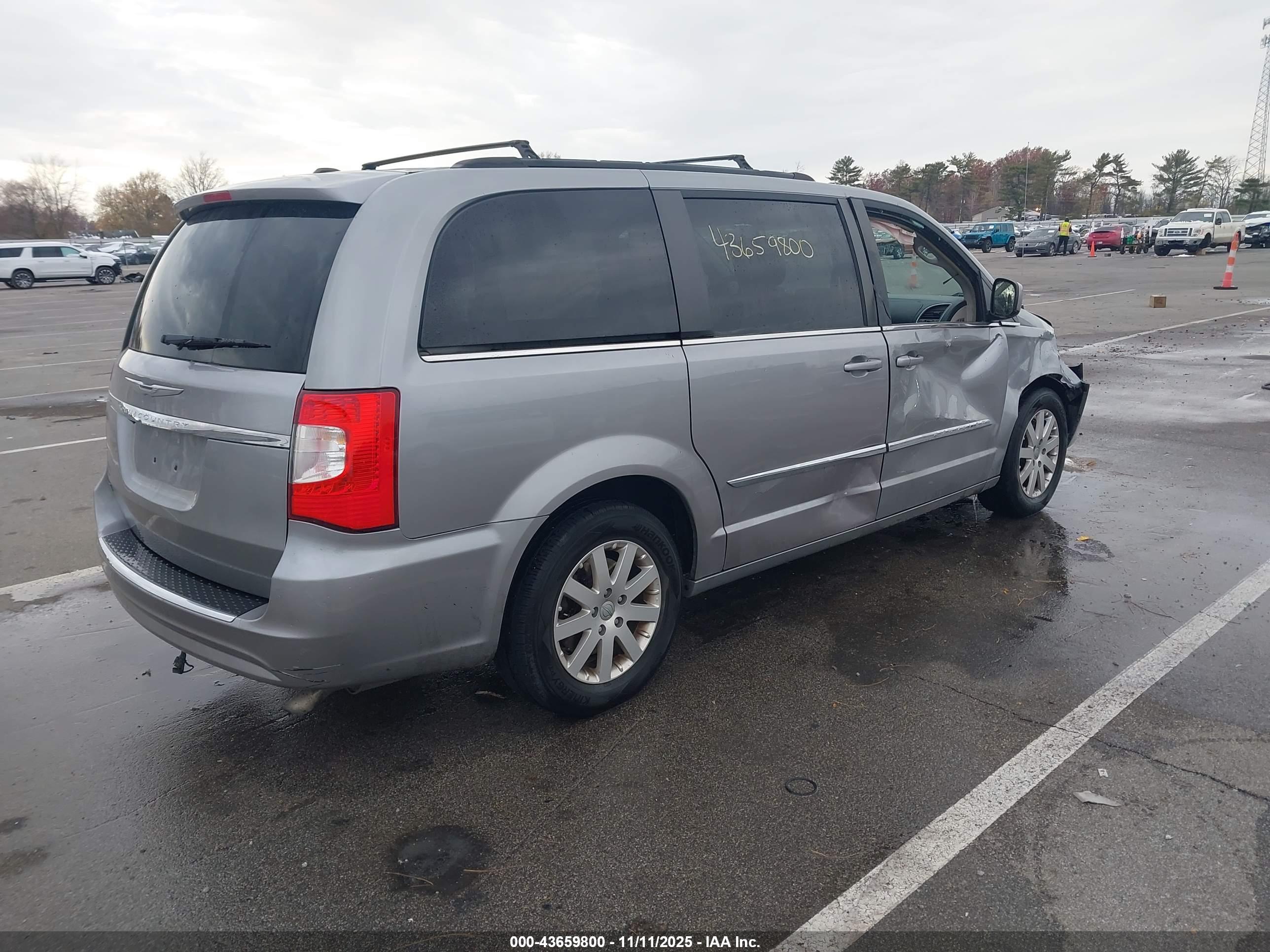 CHRYSLER TOWN image 4
