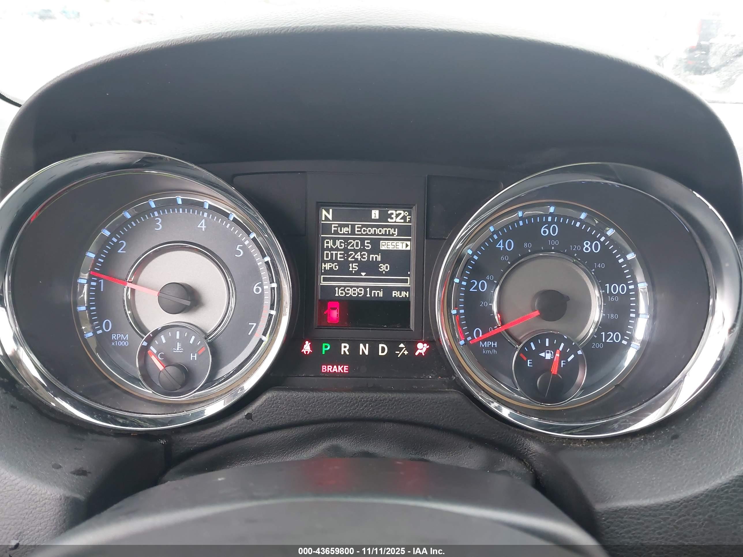 CHRYSLER TOWN image 7