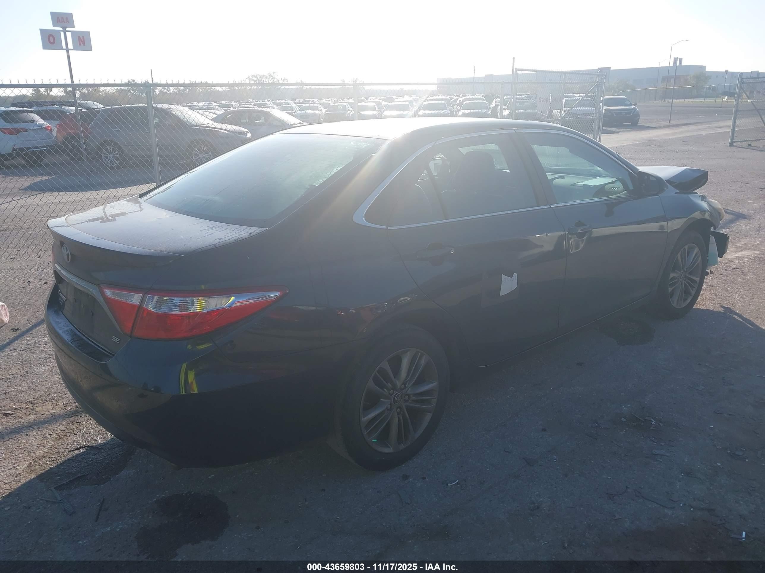 TOYOTA CAMRY image 4