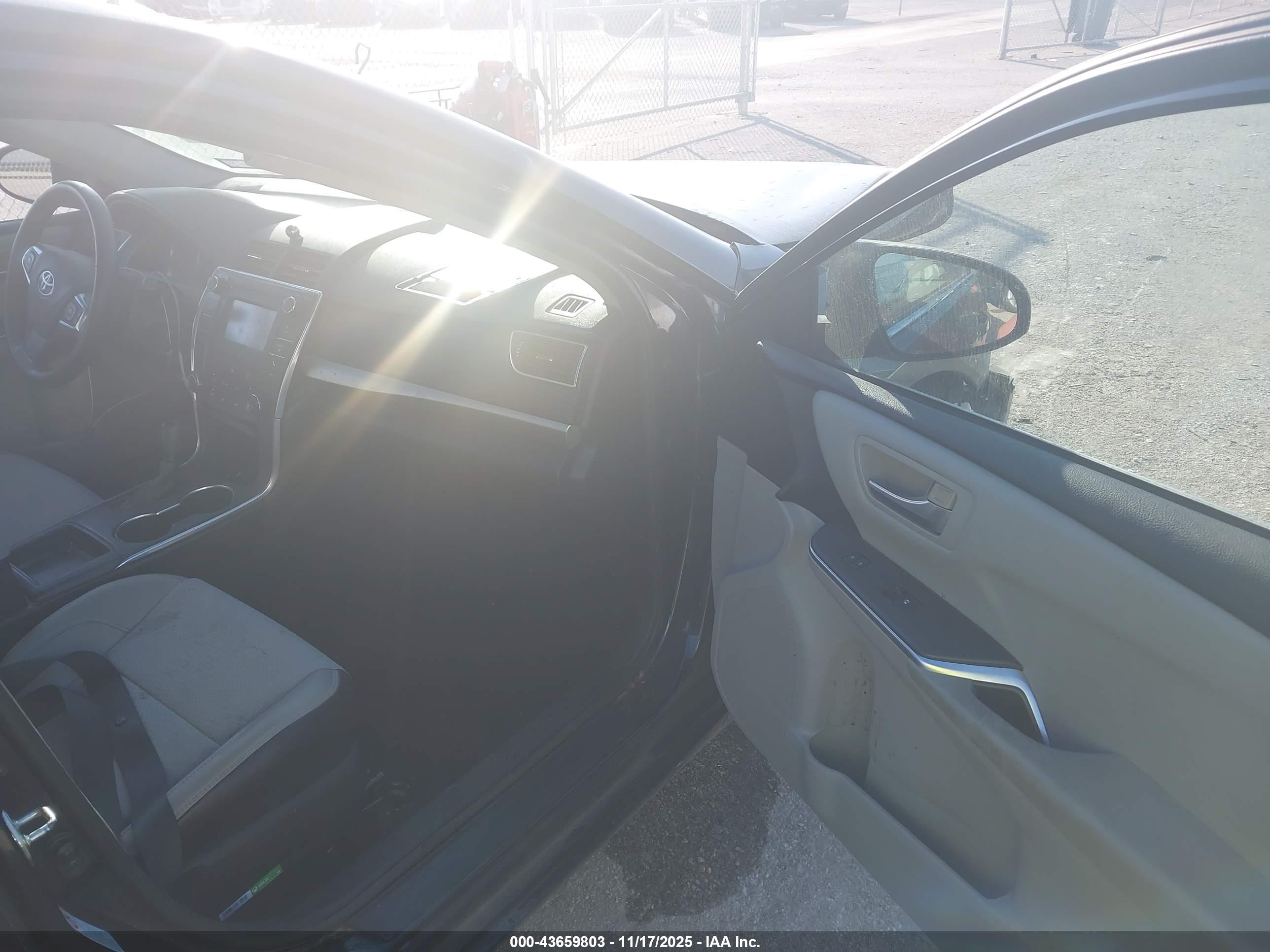 TOYOTA CAMRY image 5