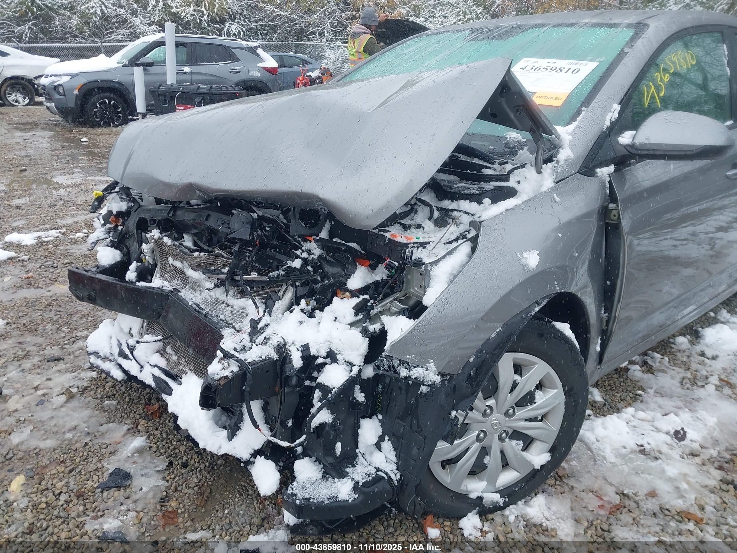 HYUNDAI ACCENT image 6
