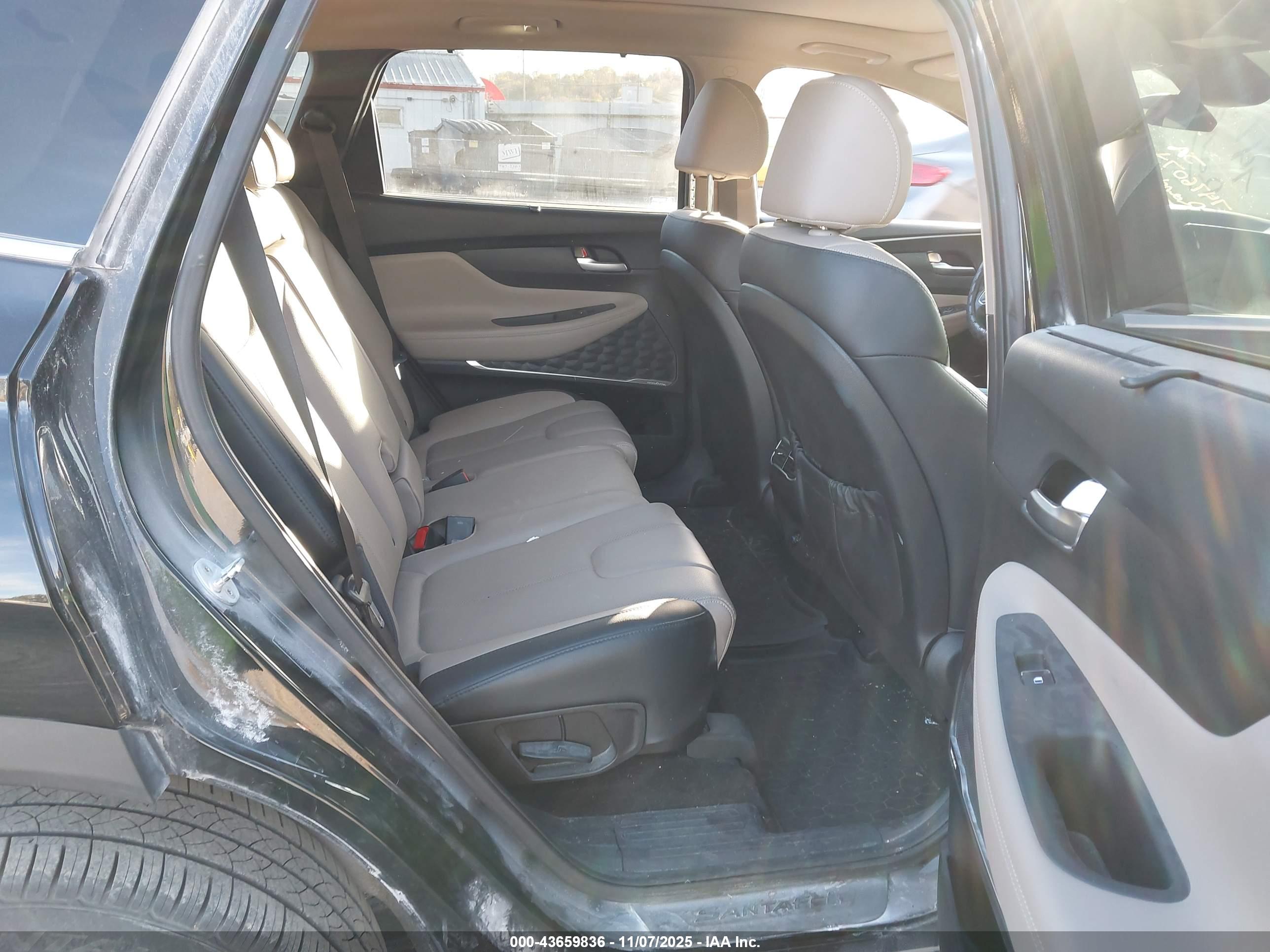 HYUNDAI SANTA image 8