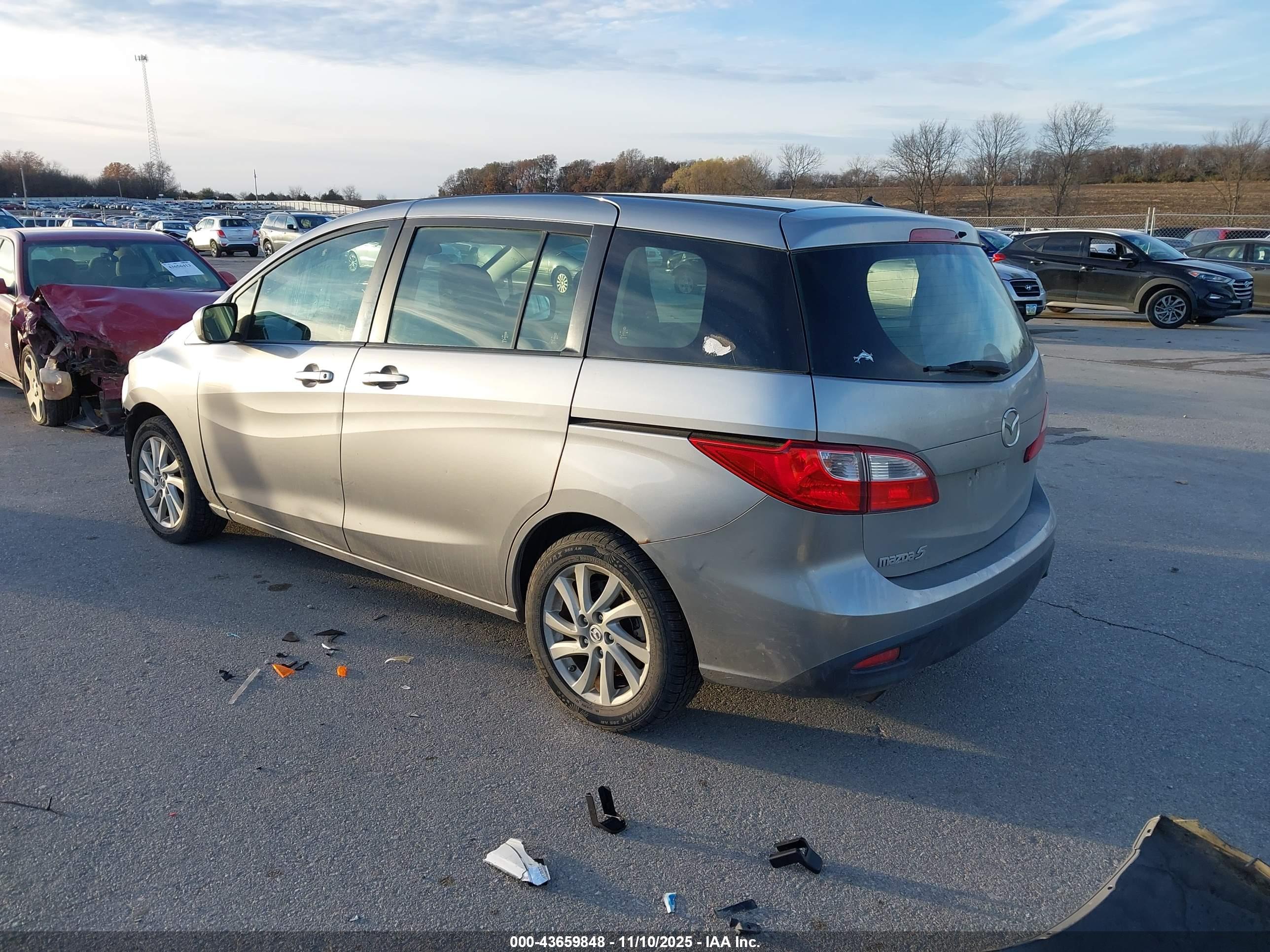 MAZDA MAZDA5 image 3