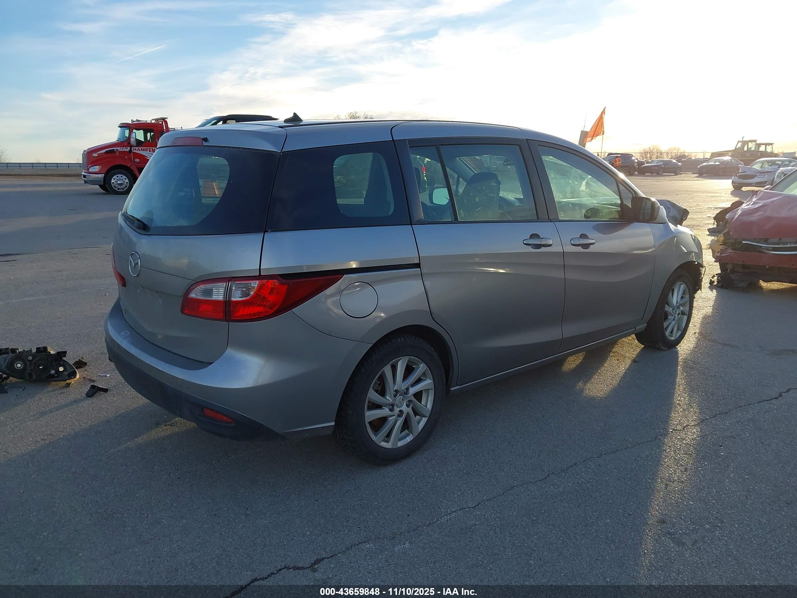 MAZDA MAZDA5 image 4