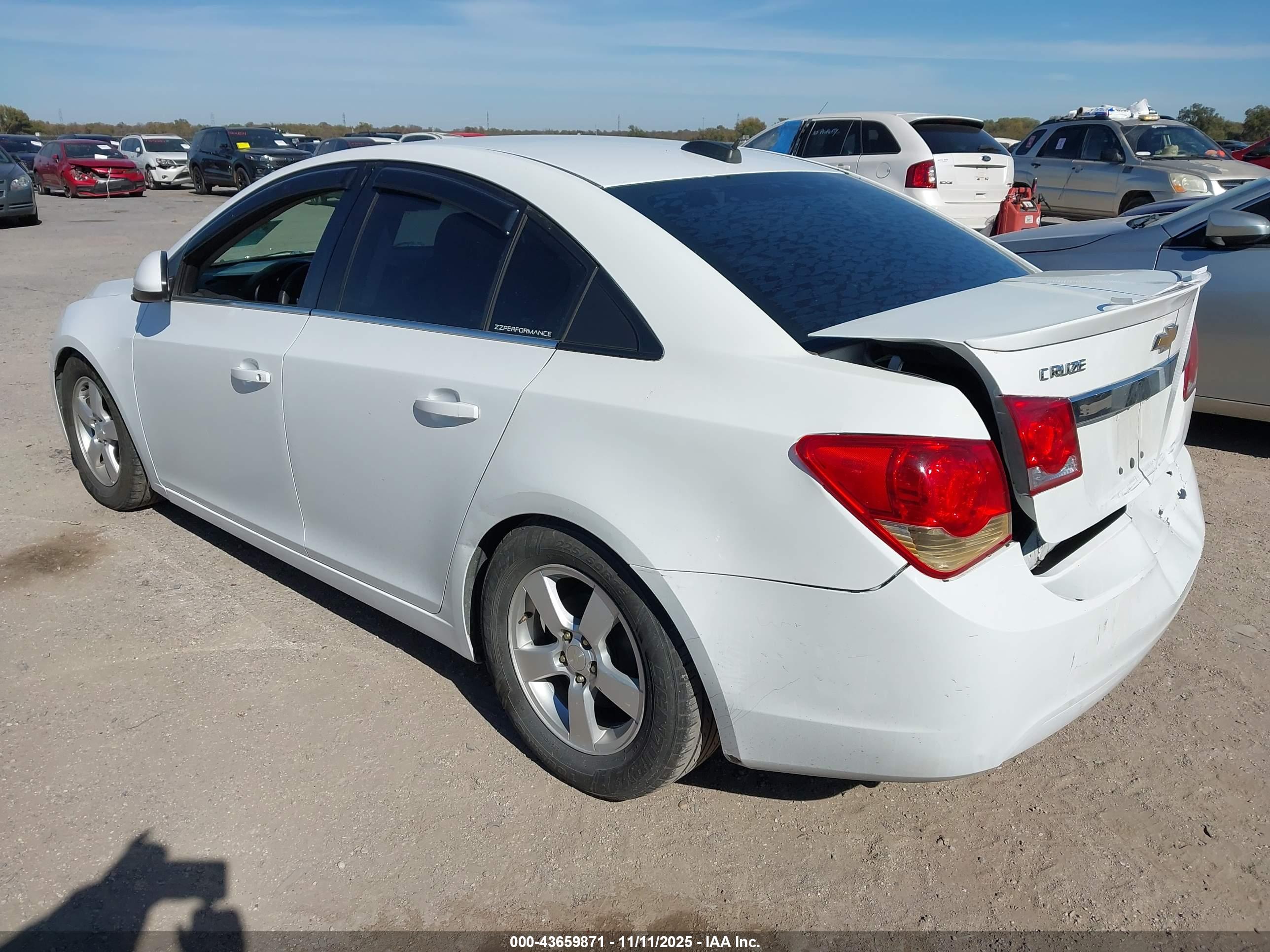 CHEVROLET CRUZE image 3