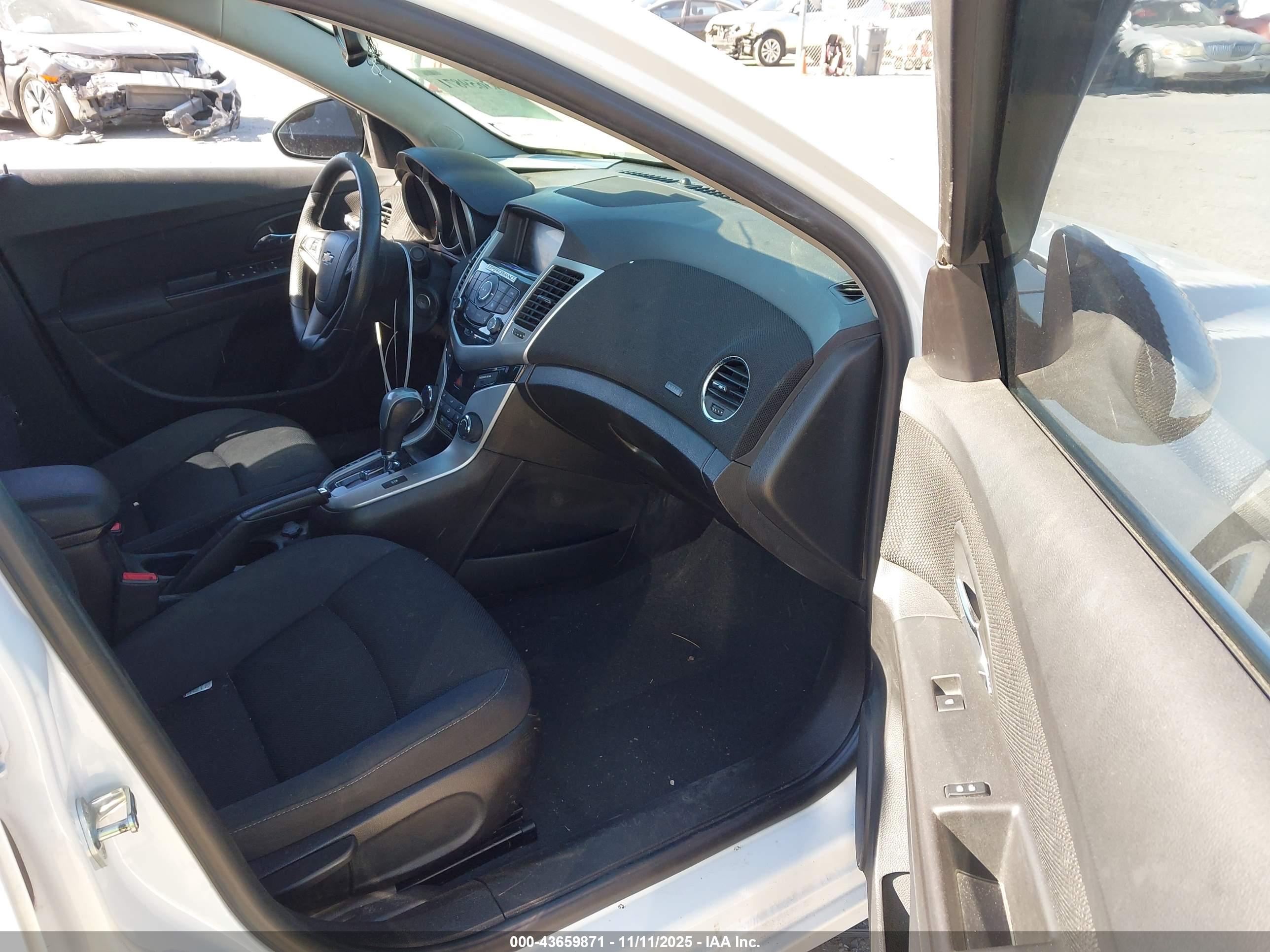 CHEVROLET CRUZE image 5
