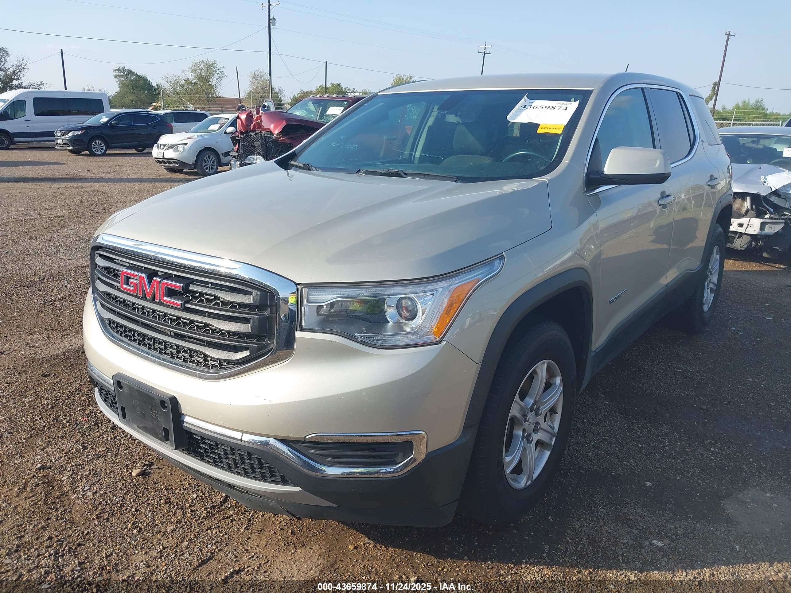 GMC ACADIA image 2