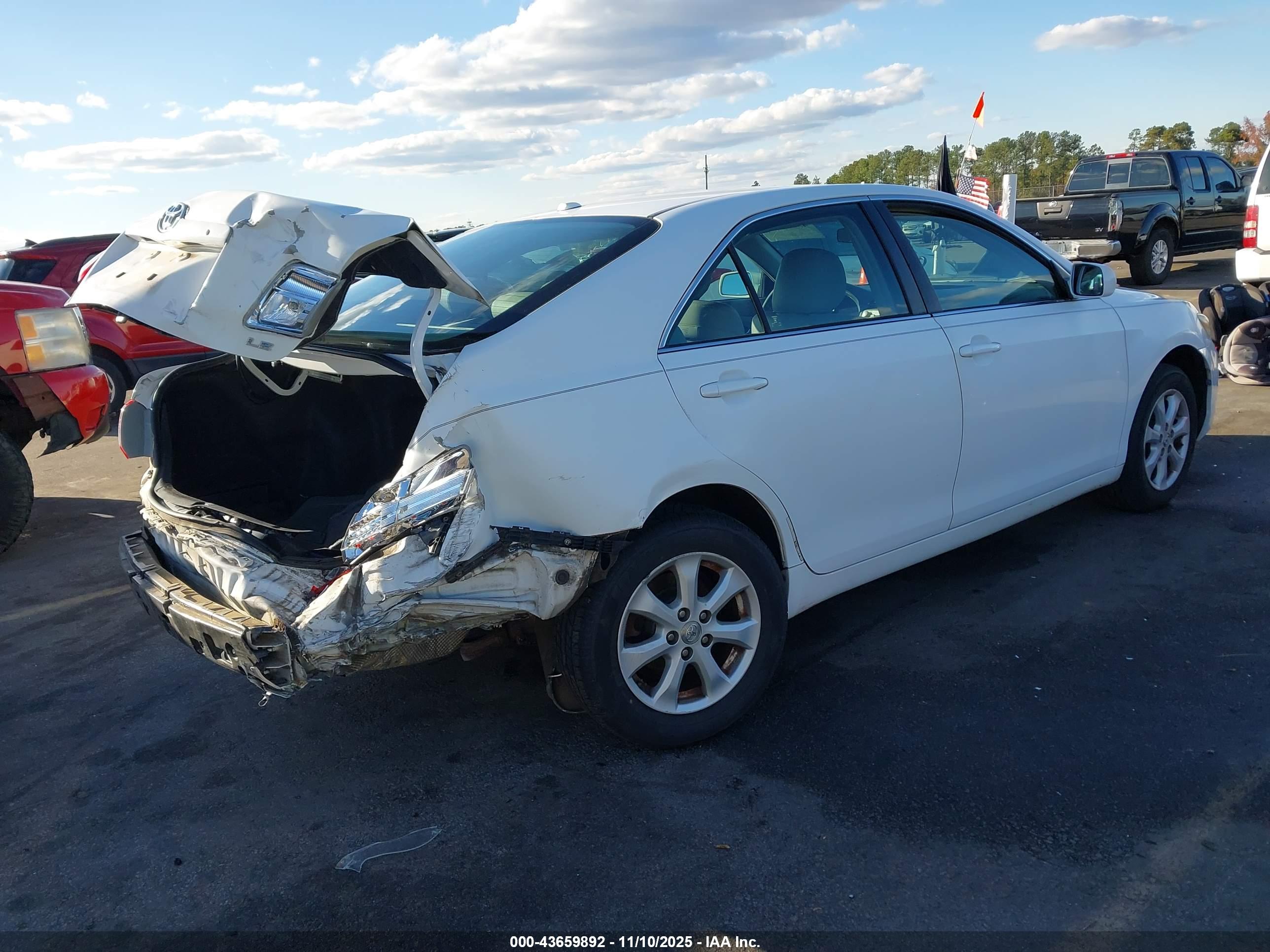TOYOTA CAMRY image 4