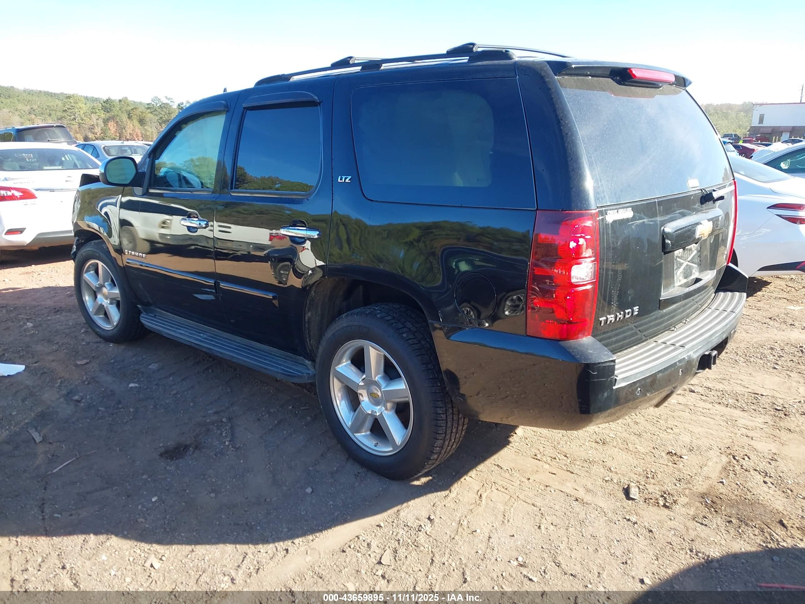 CHEVROLET TAHOE image 3