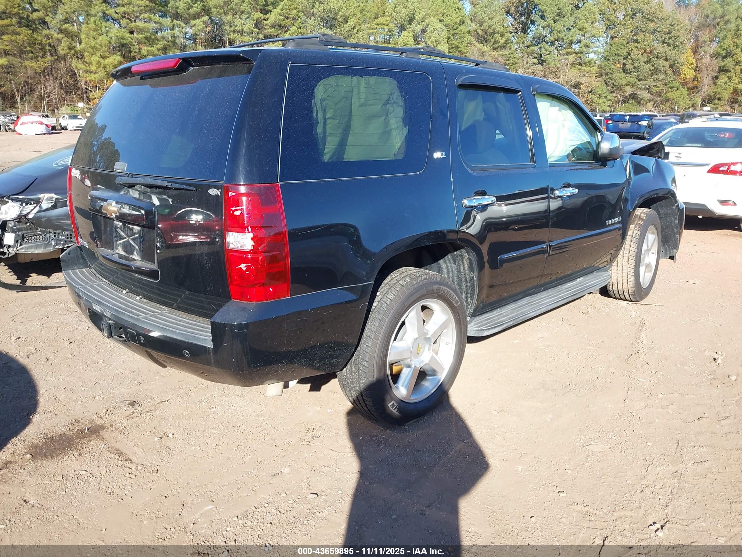 CHEVROLET TAHOE image 4