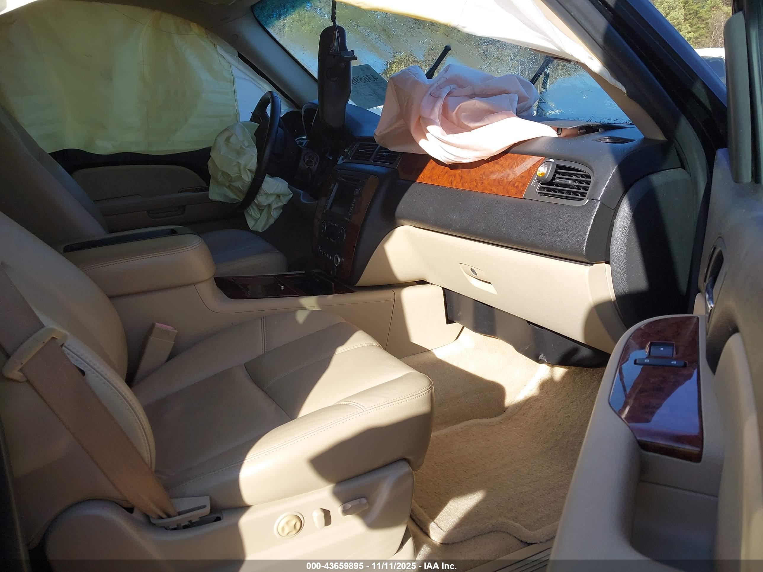 CHEVROLET TAHOE image 5