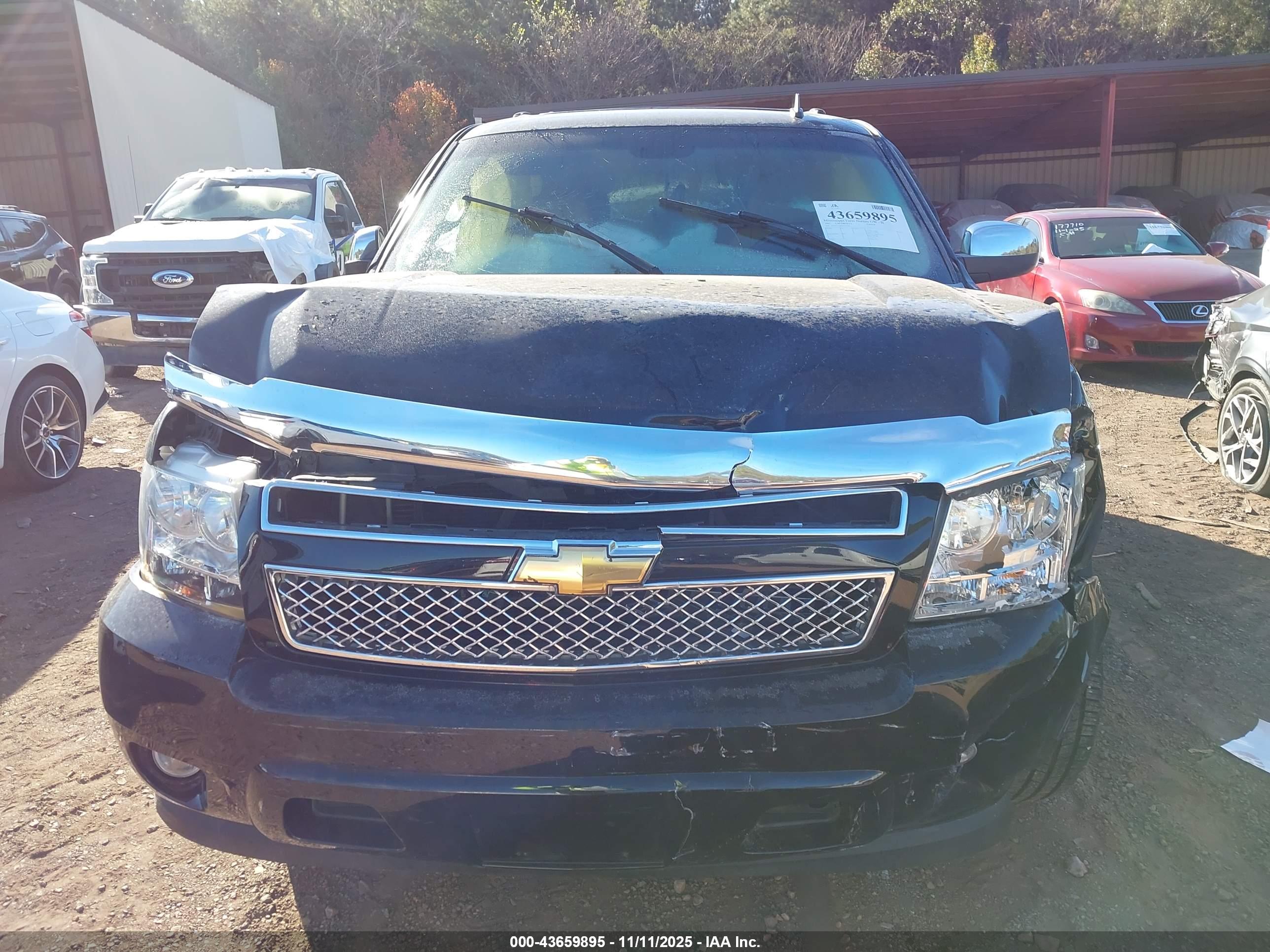 CHEVROLET TAHOE image 6