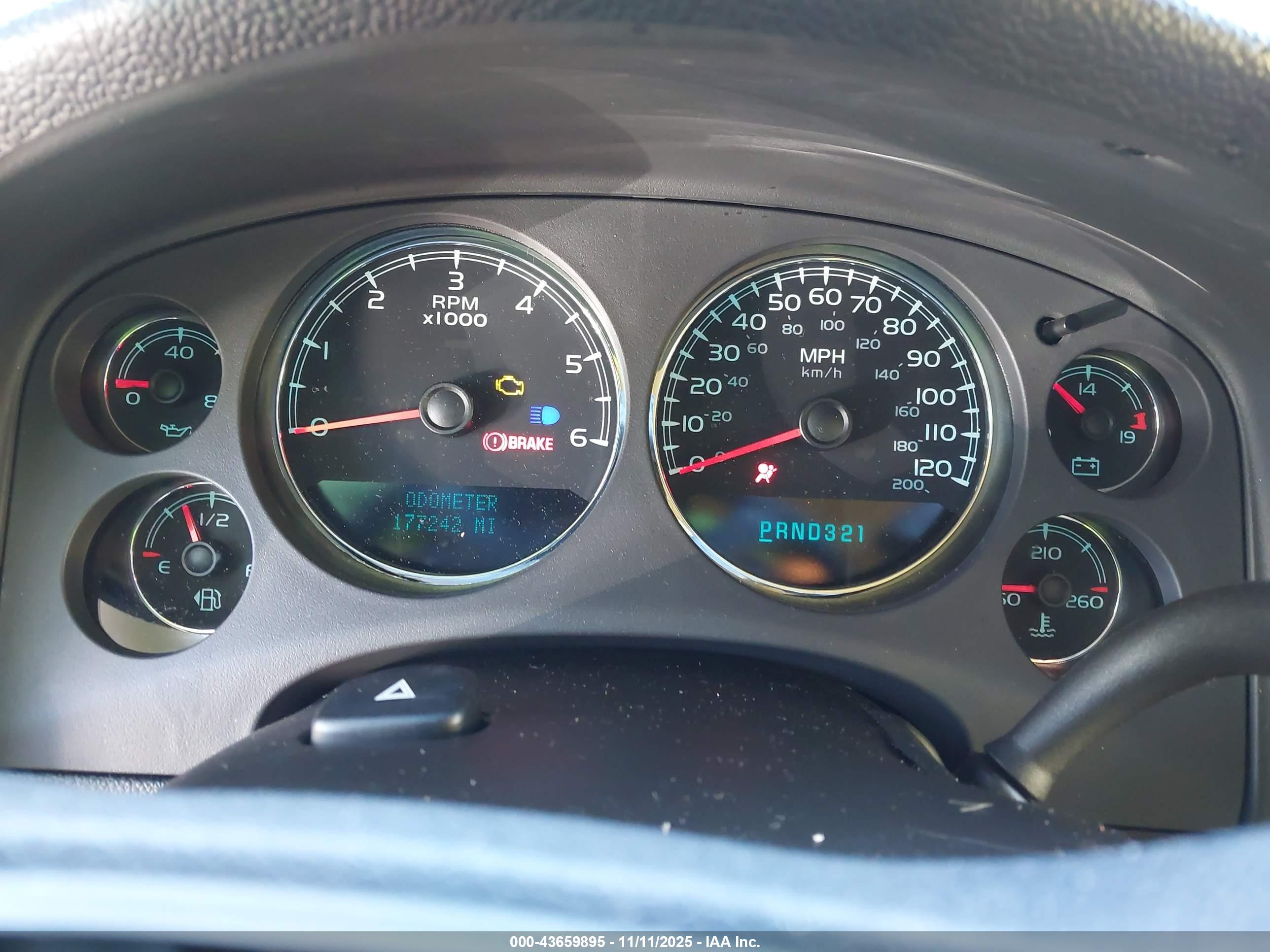 CHEVROLET TAHOE image 7