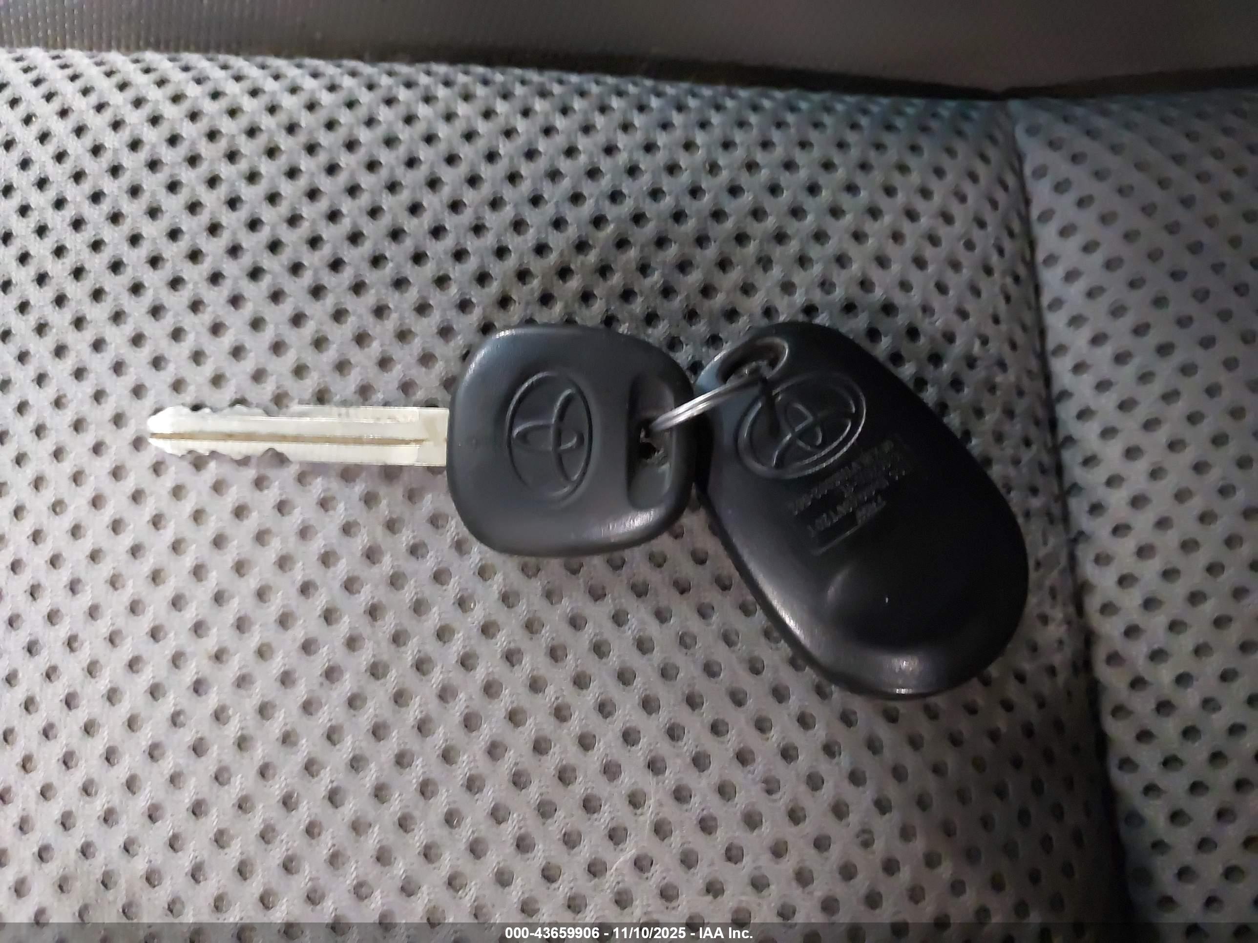 TOYOTA TACOMA image 11