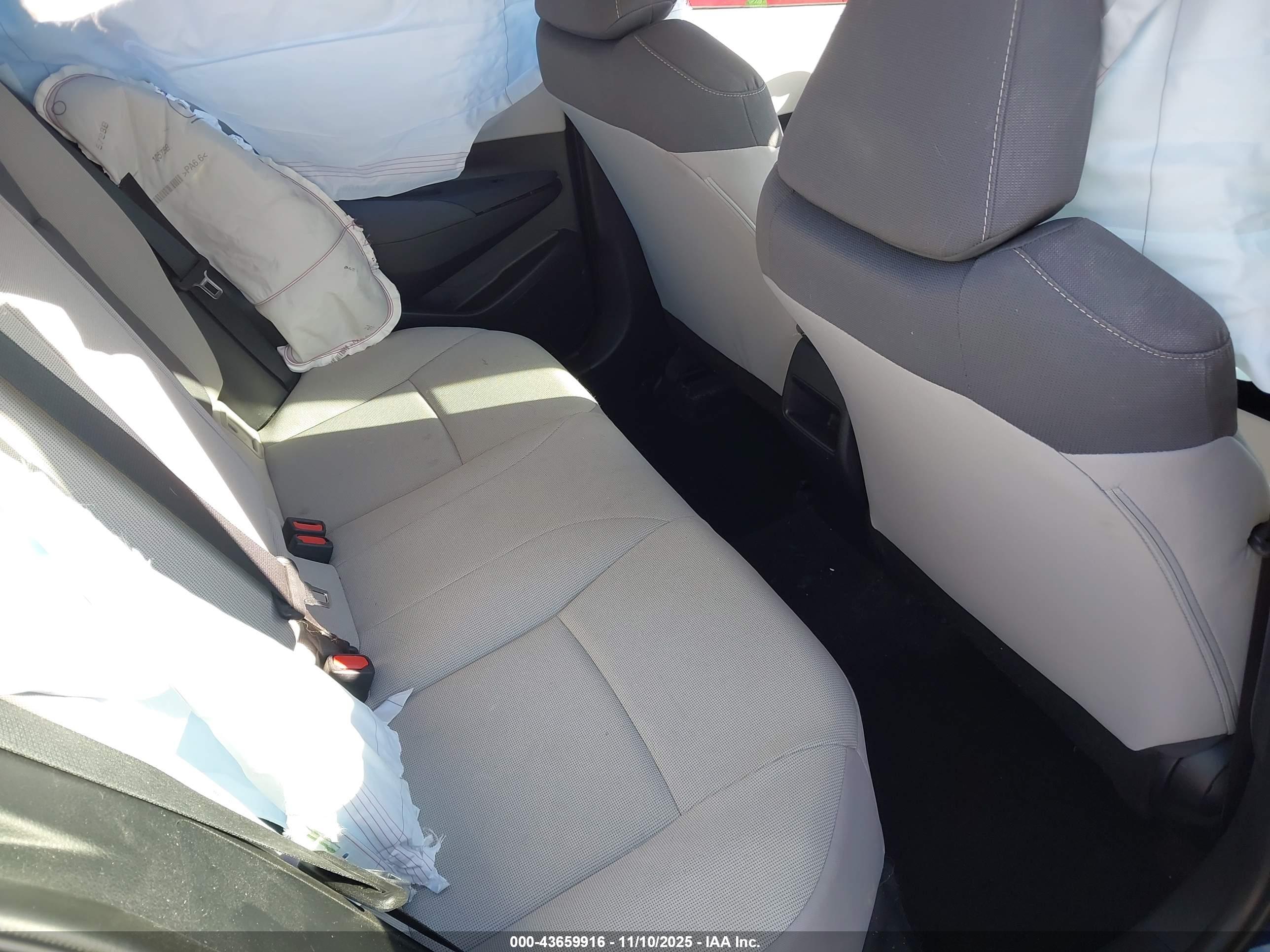 TOYOTA COROLLA image 8