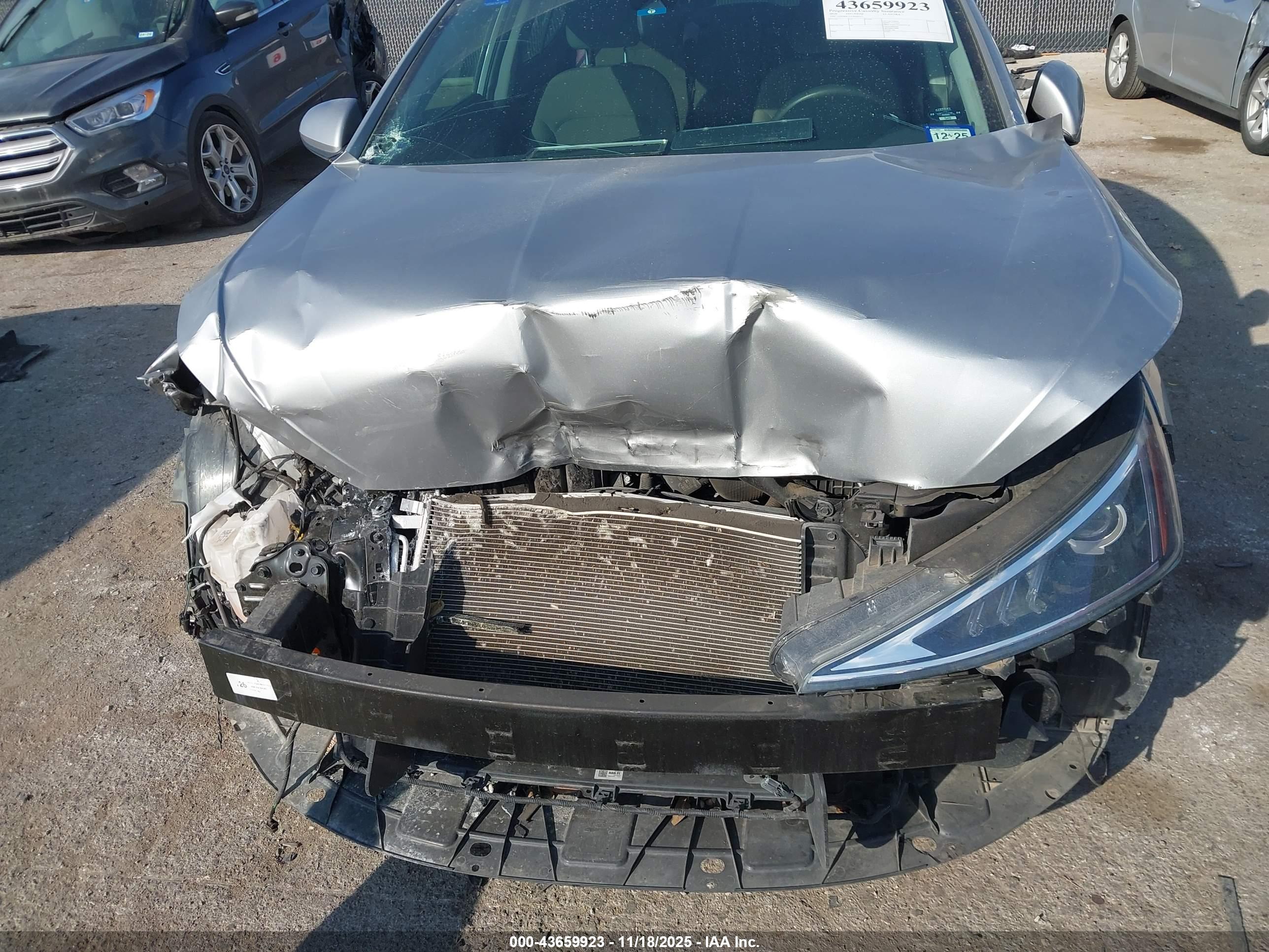 HYUNDAI ELANTRA image 6