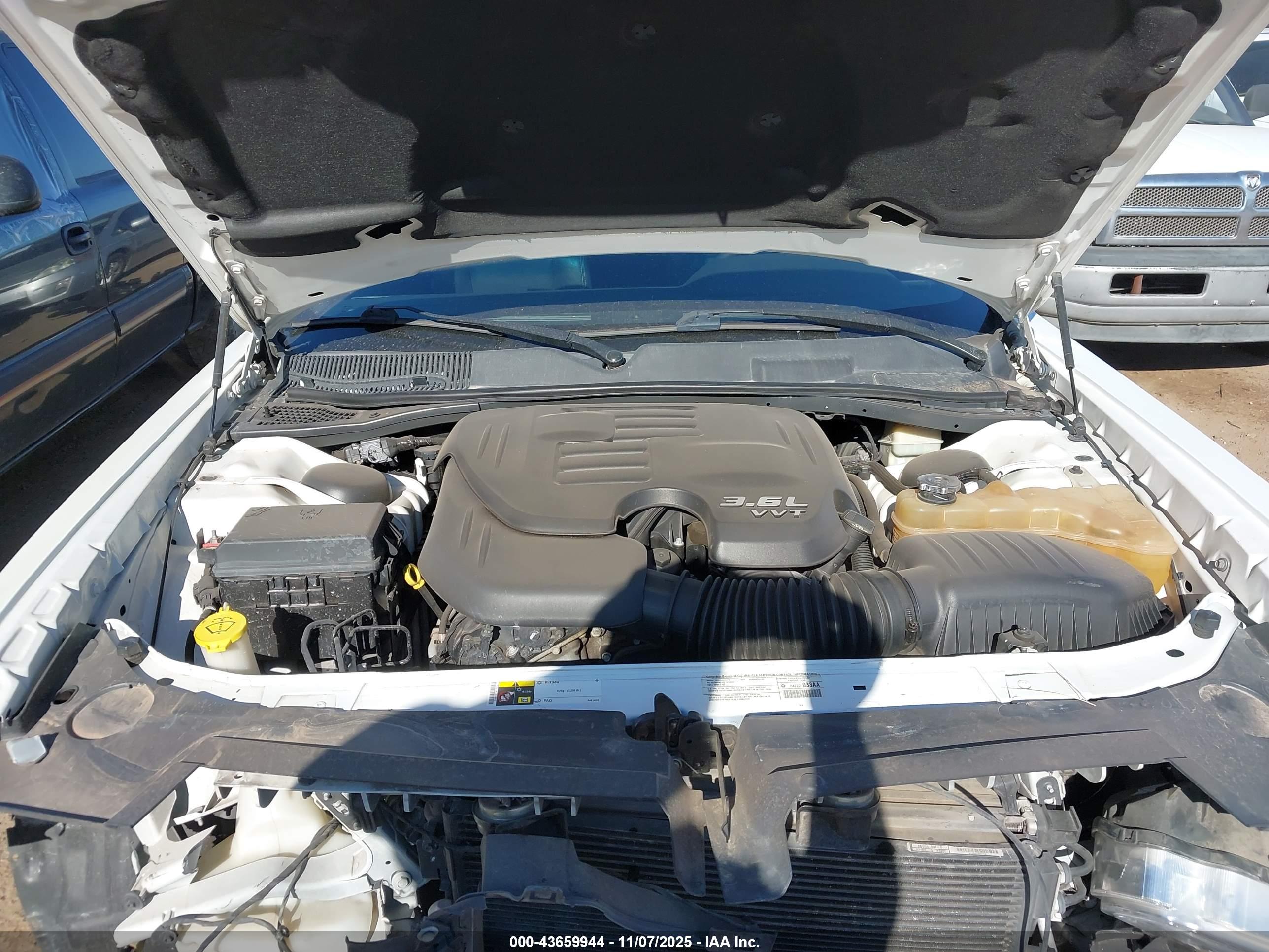 DODGE CHALLENGER image 10